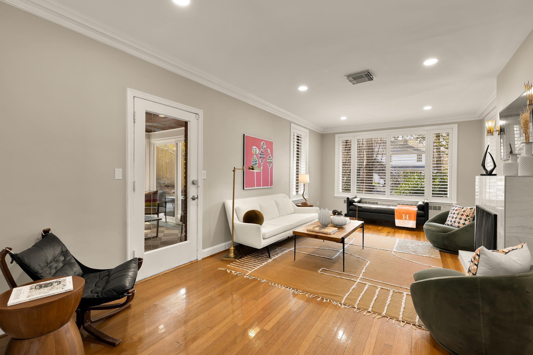CRESTWOOD - Residential