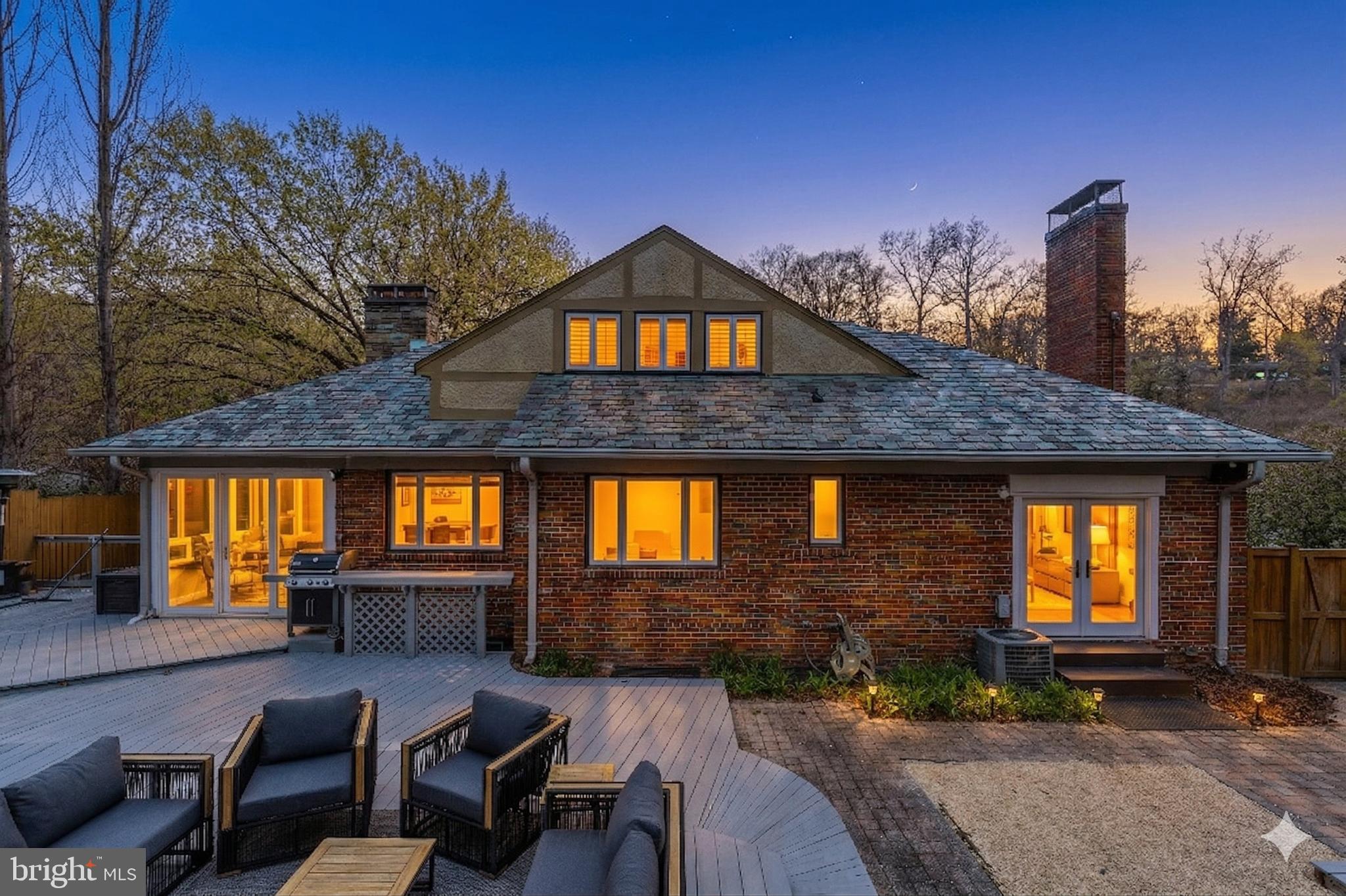 CRESTWOOD - Residential