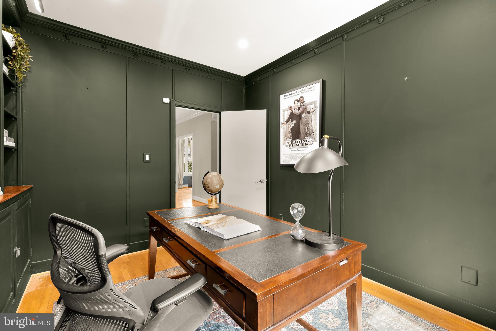 CRESTWOOD - Residential