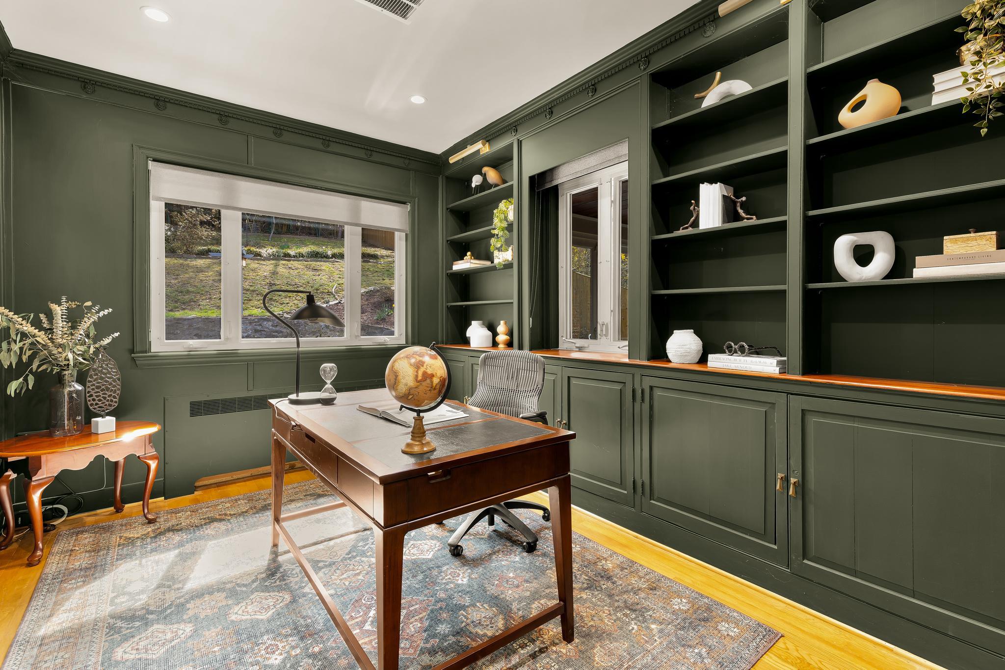 CRESTWOOD - Residential