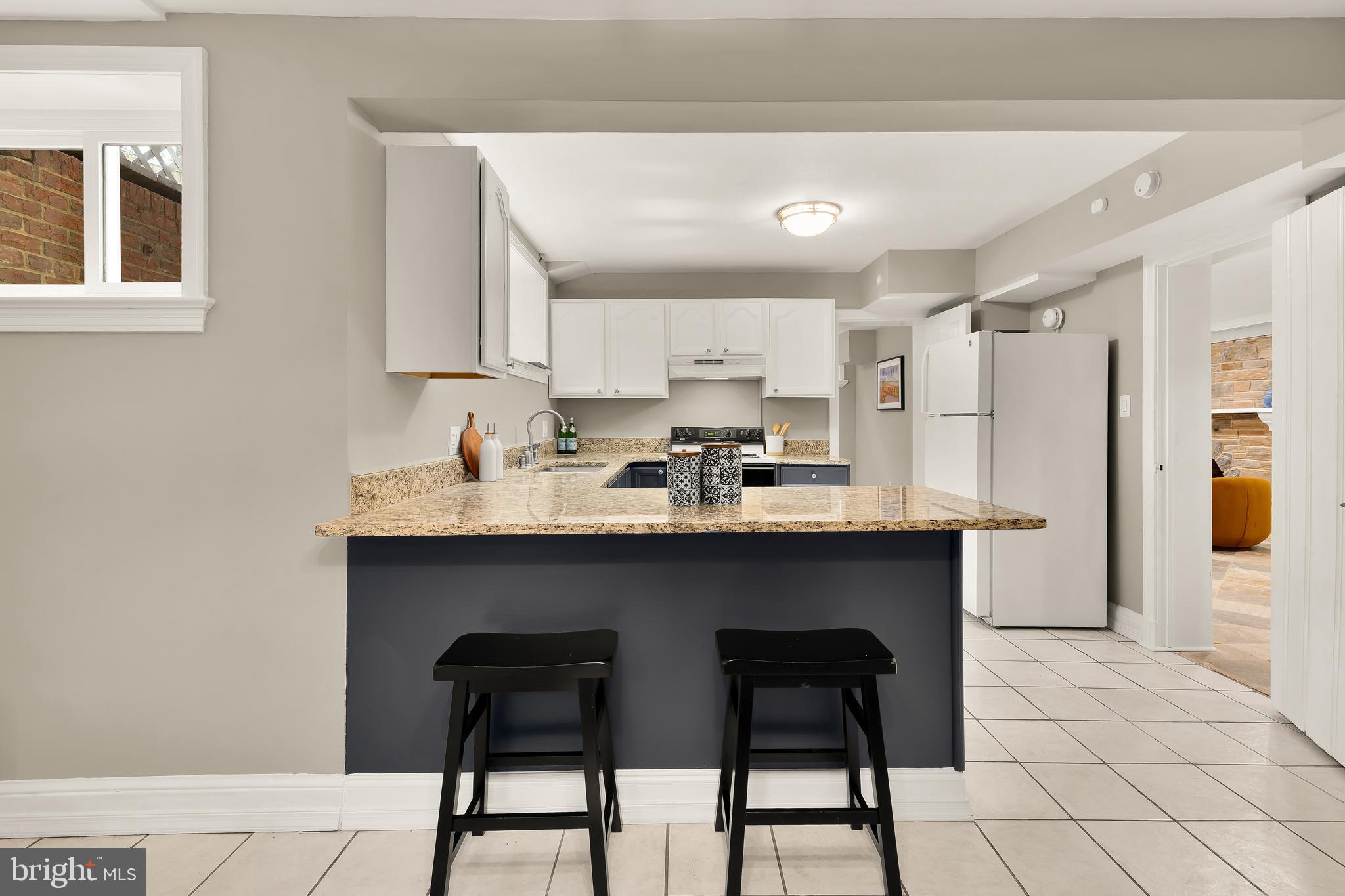 CRESTWOOD - Residential