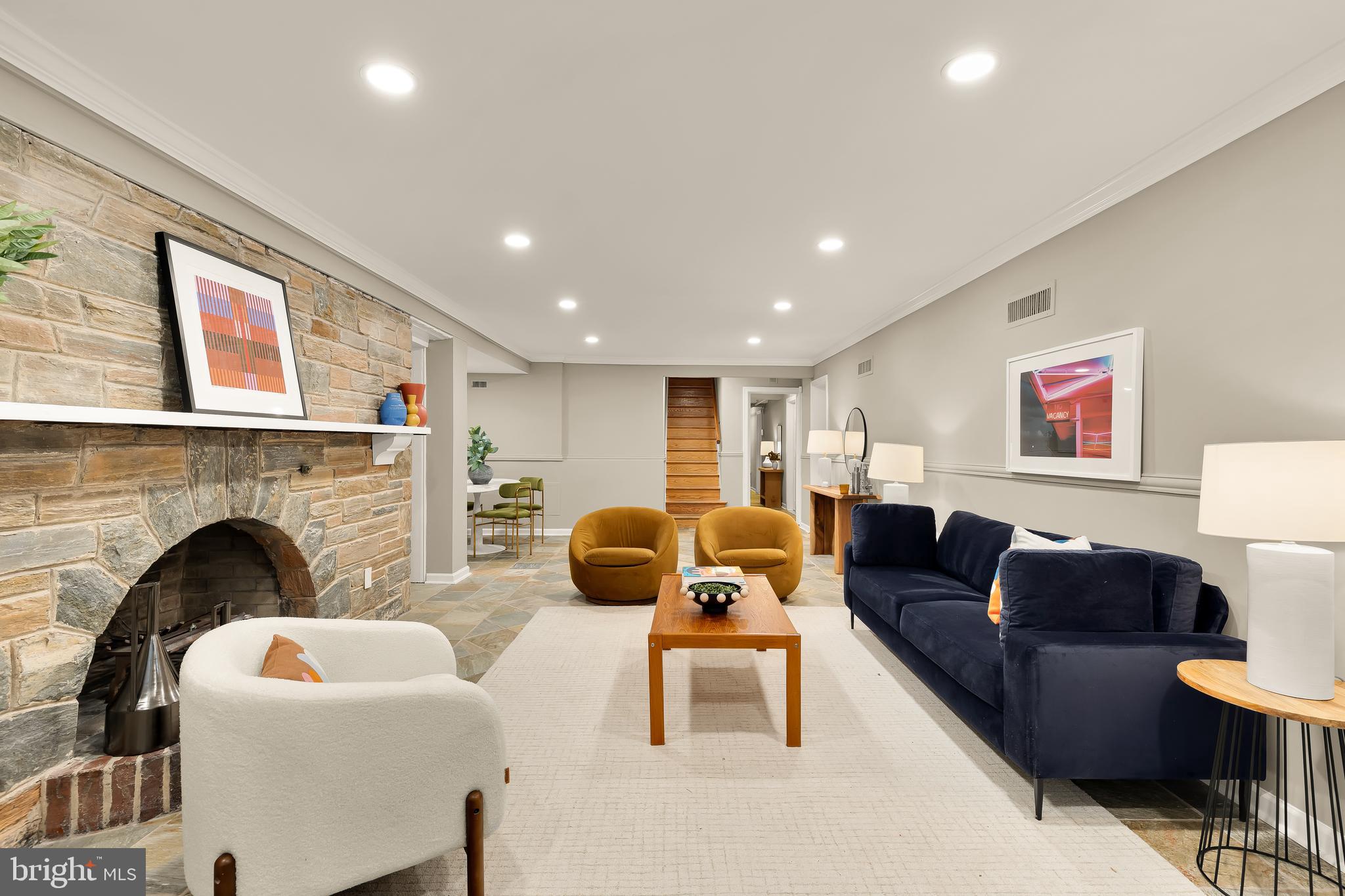 CRESTWOOD - Residential