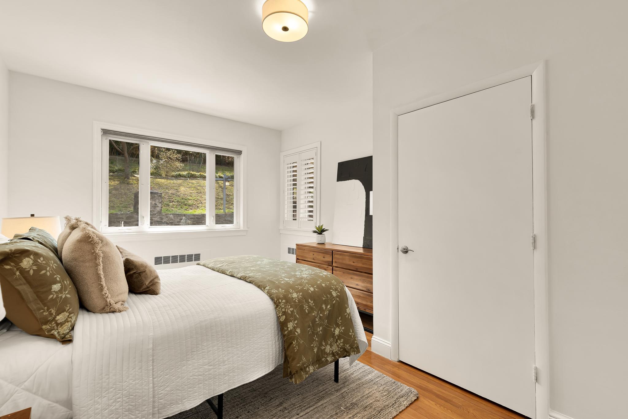 CRESTWOOD - Residential