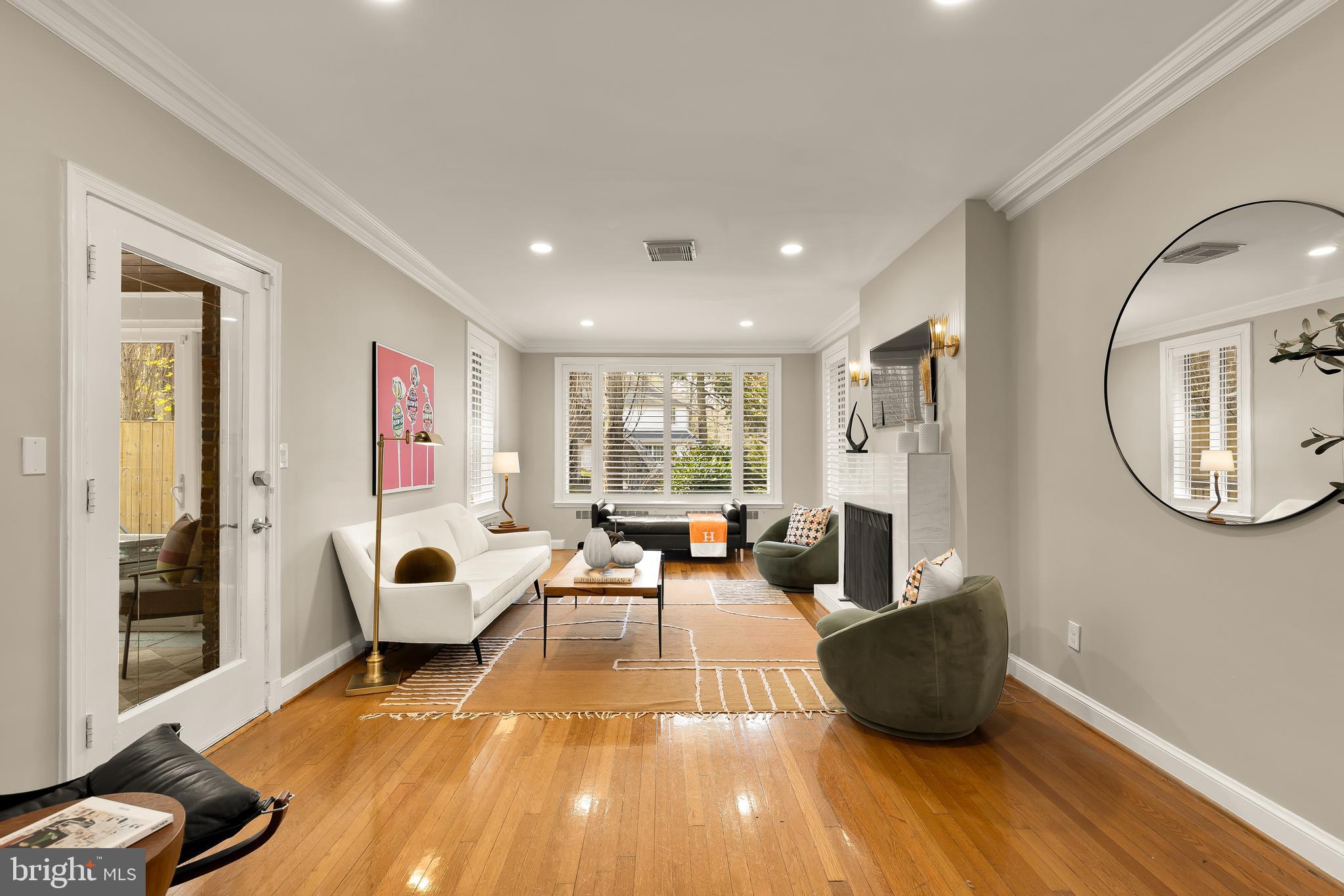 CRESTWOOD - Residential