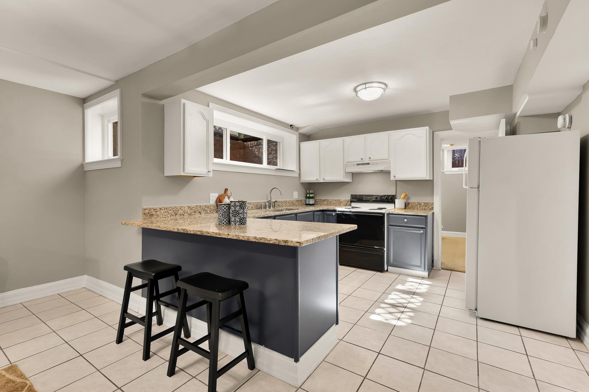 CRESTWOOD - Residential