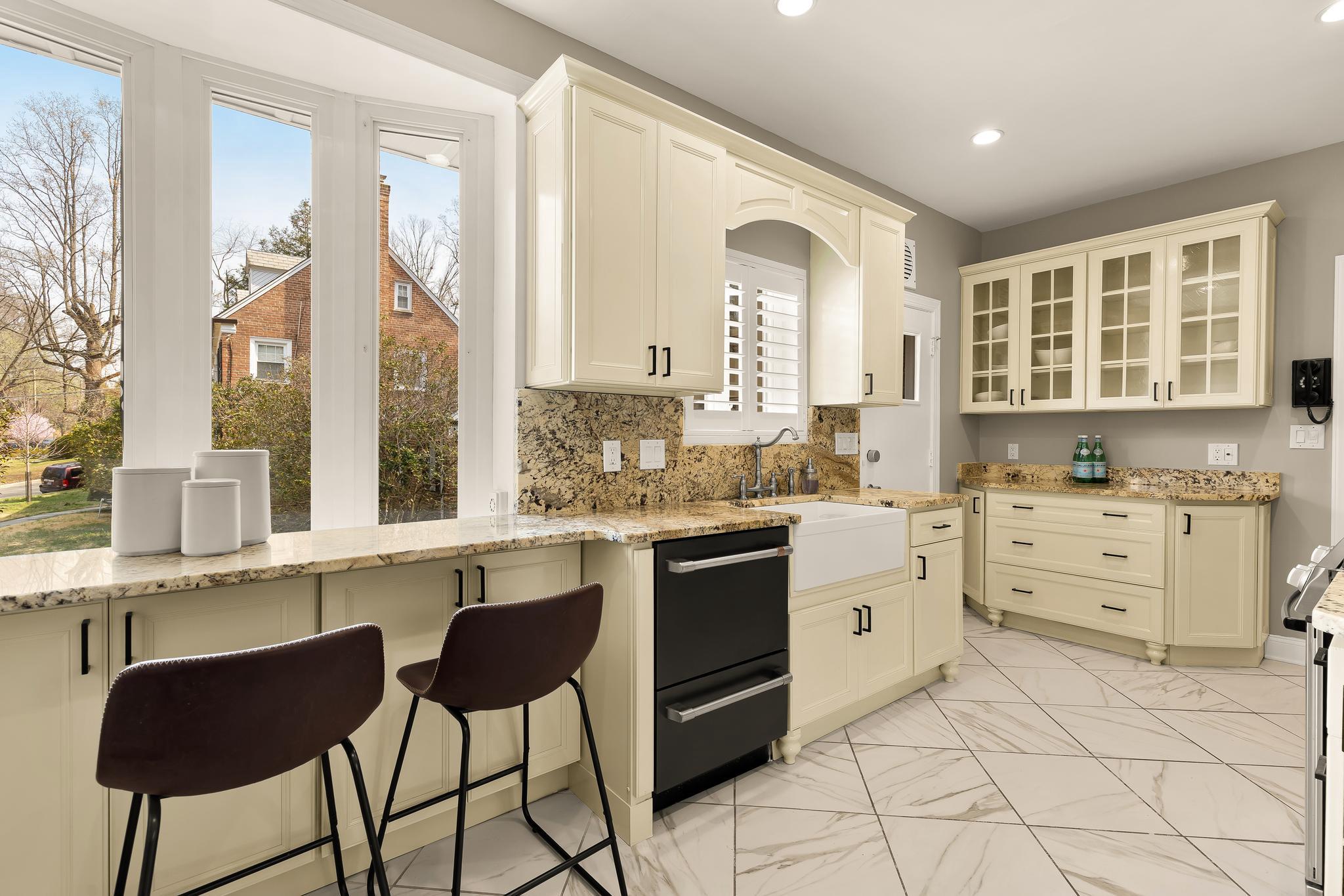 CRESTWOOD - Residential
