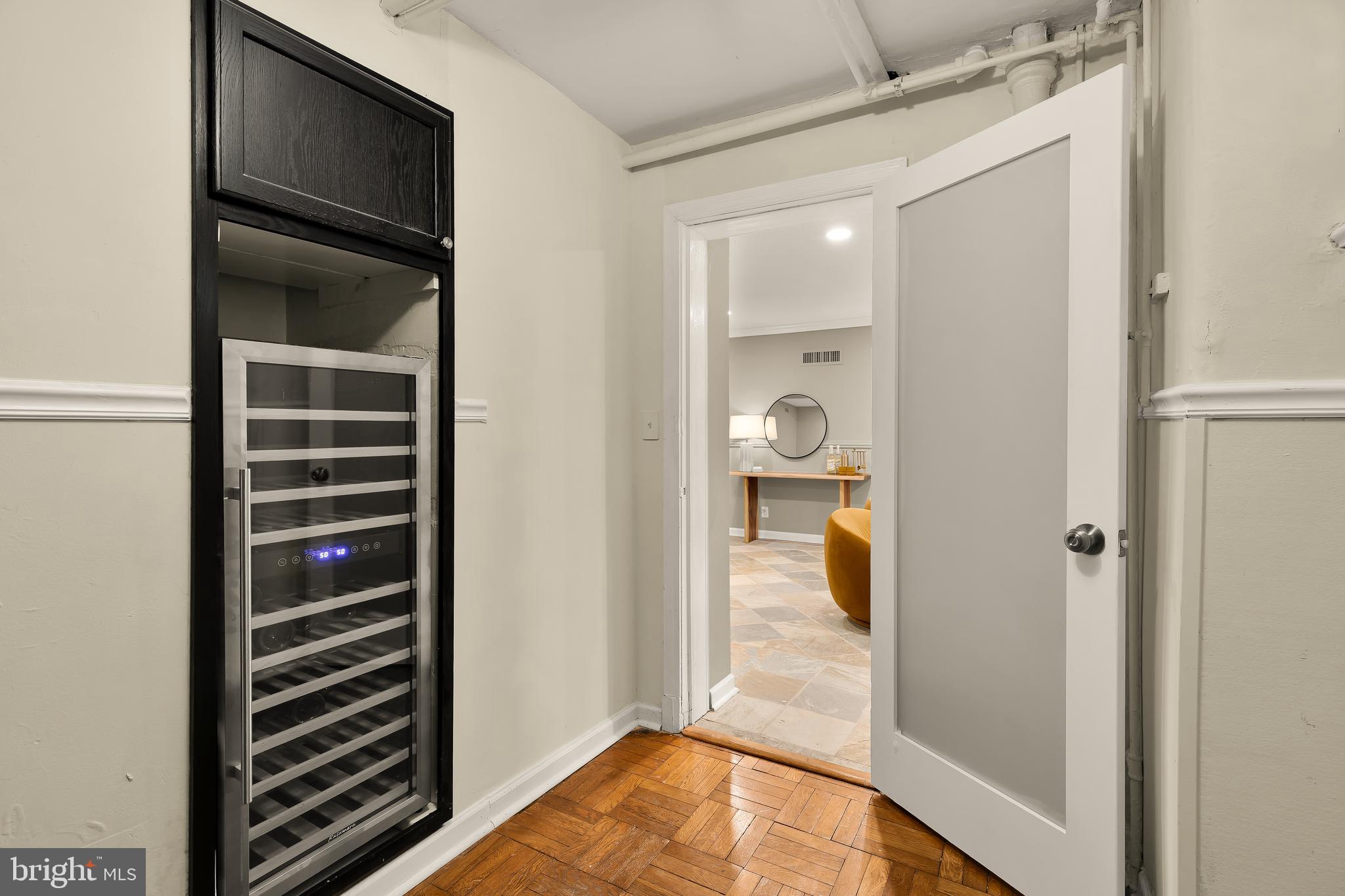 CRESTWOOD - Residential