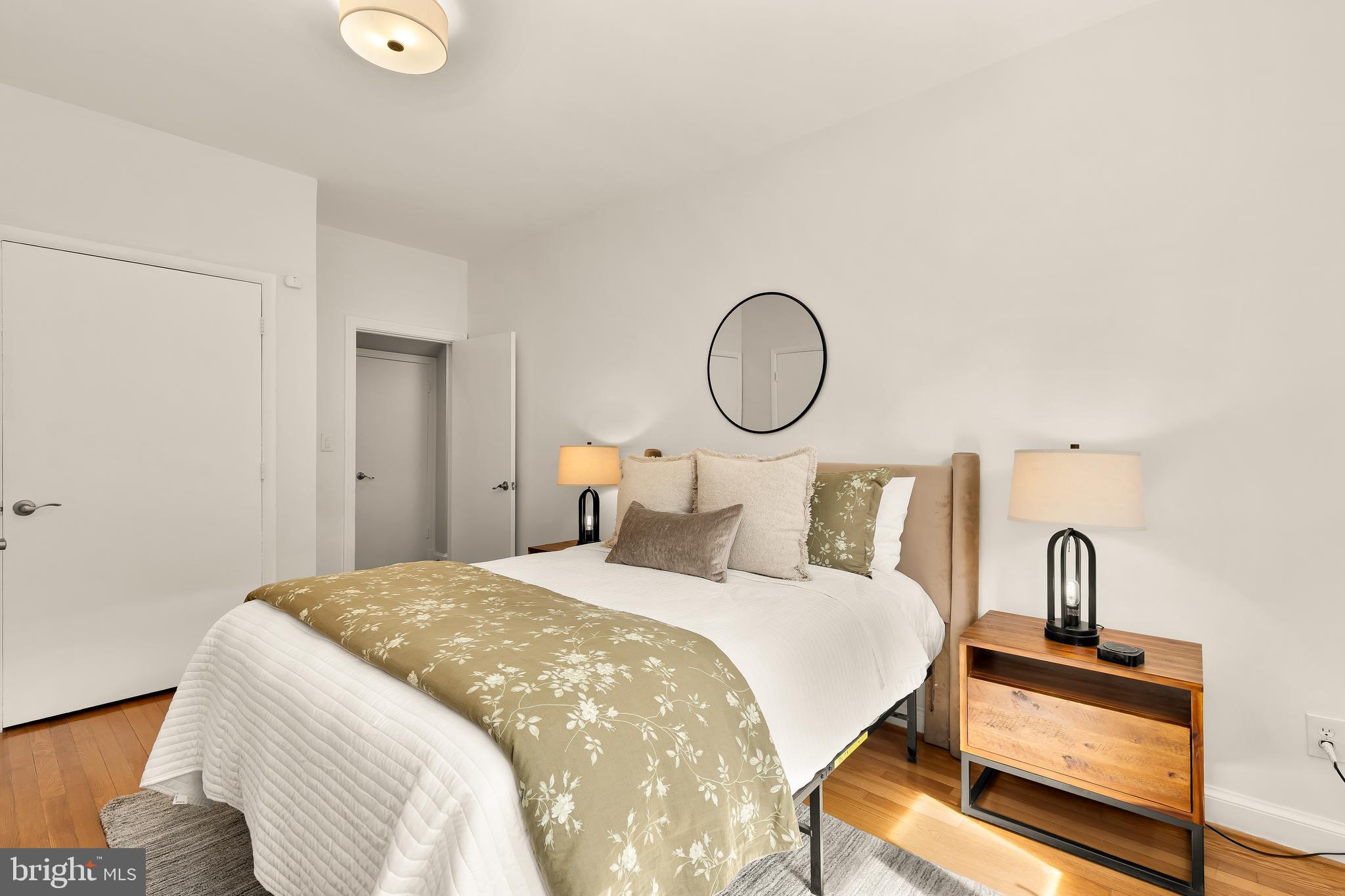CRESTWOOD - Residential
