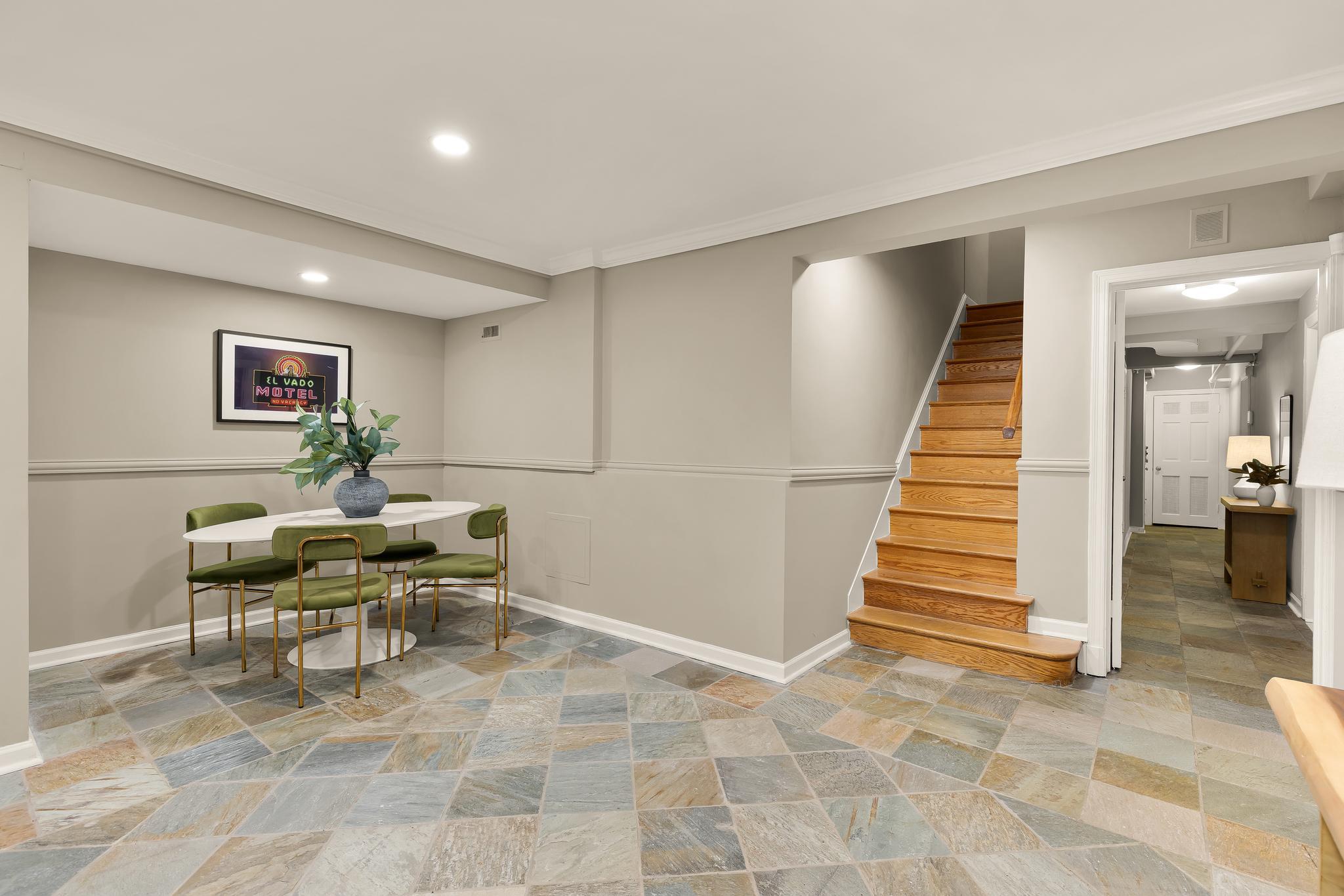 CRESTWOOD - Residential