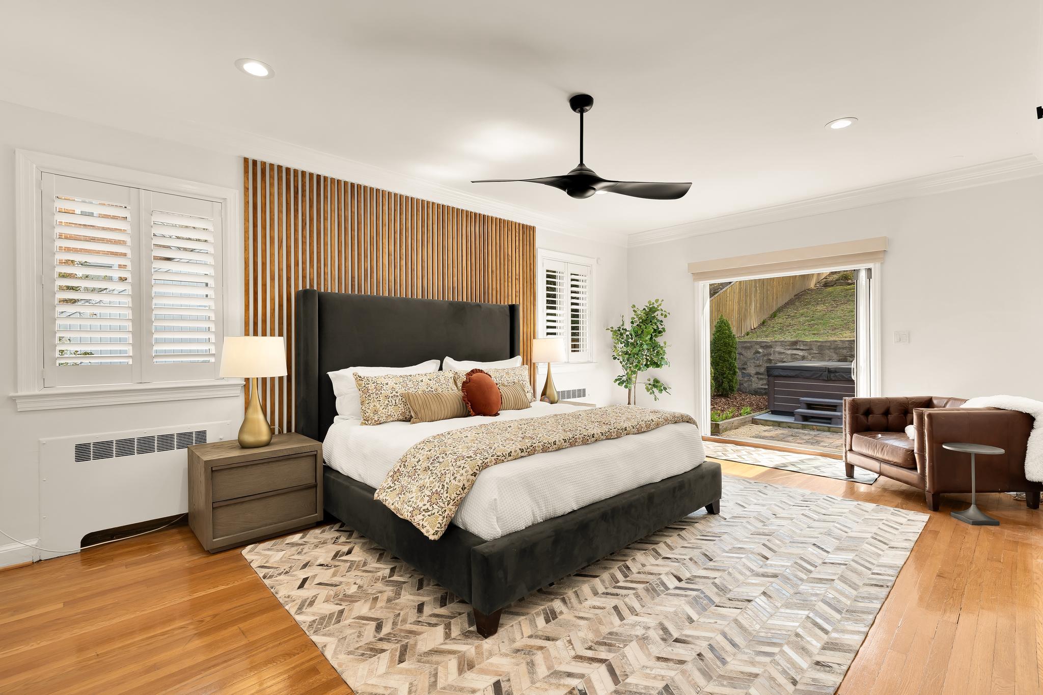 CRESTWOOD - Residential