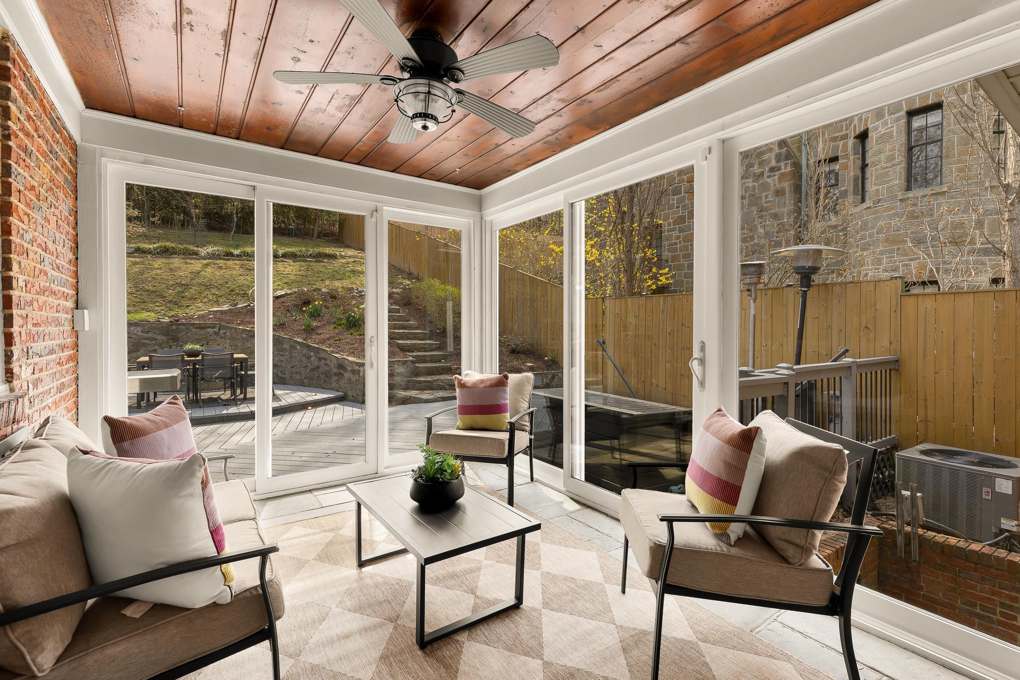 CRESTWOOD - Residential