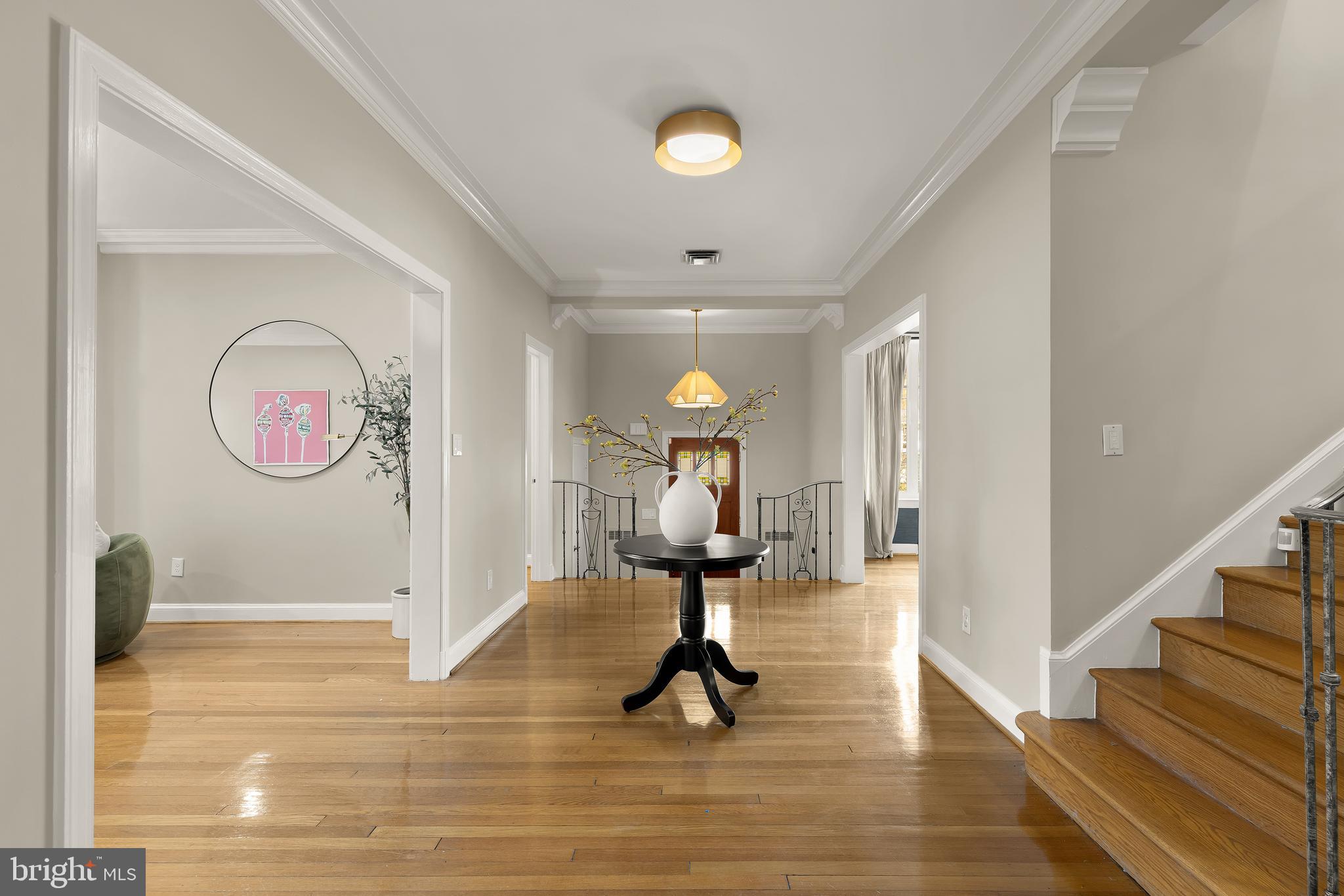 CRESTWOOD - Residential
