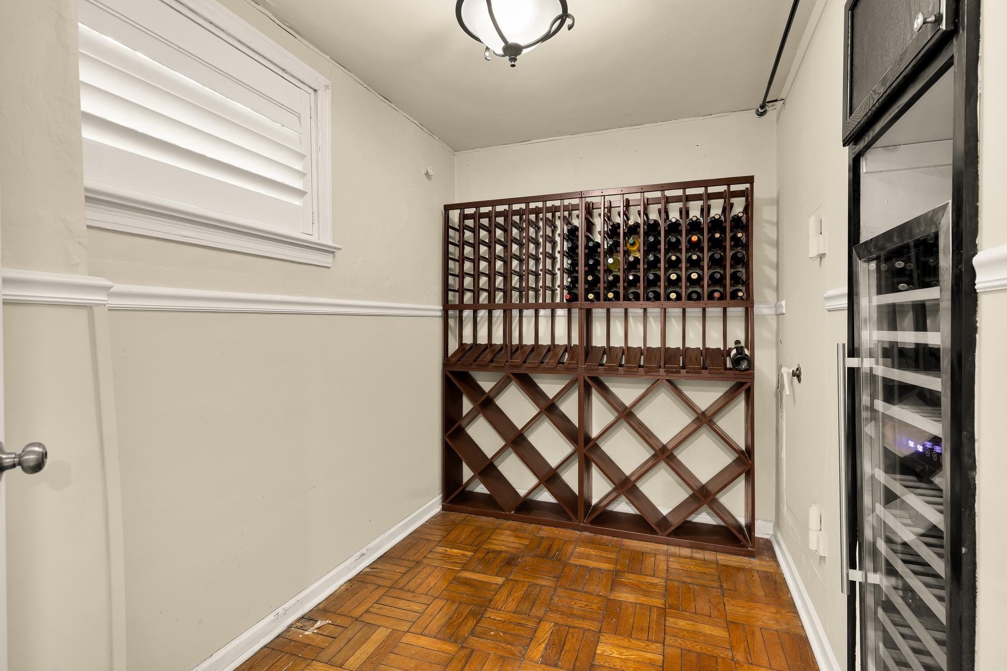 CRESTWOOD - Residential