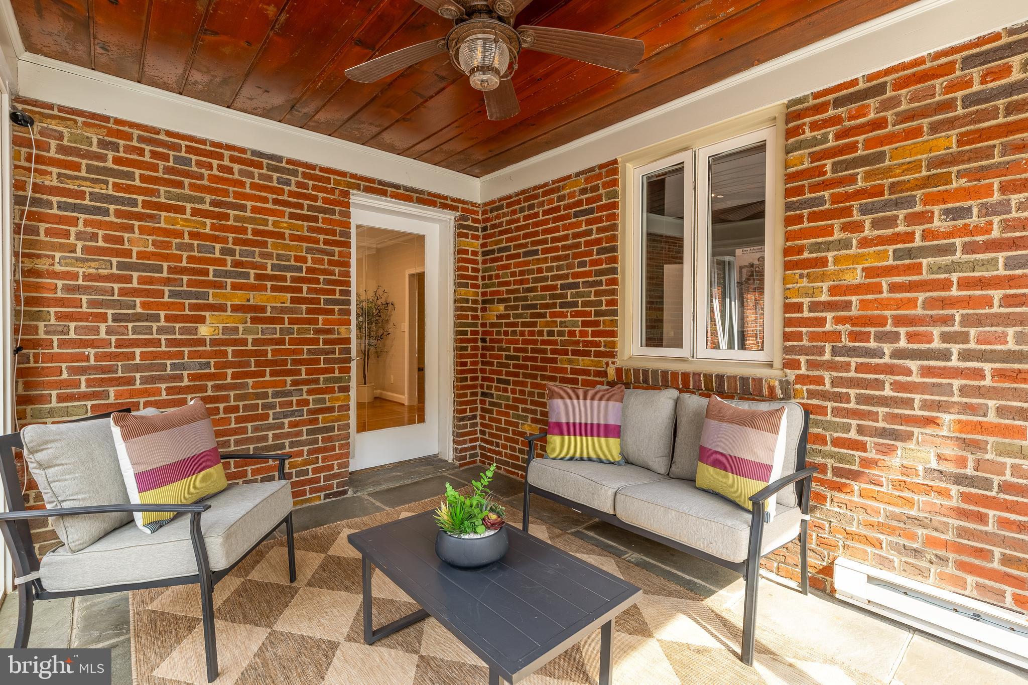 CRESTWOOD - Residential