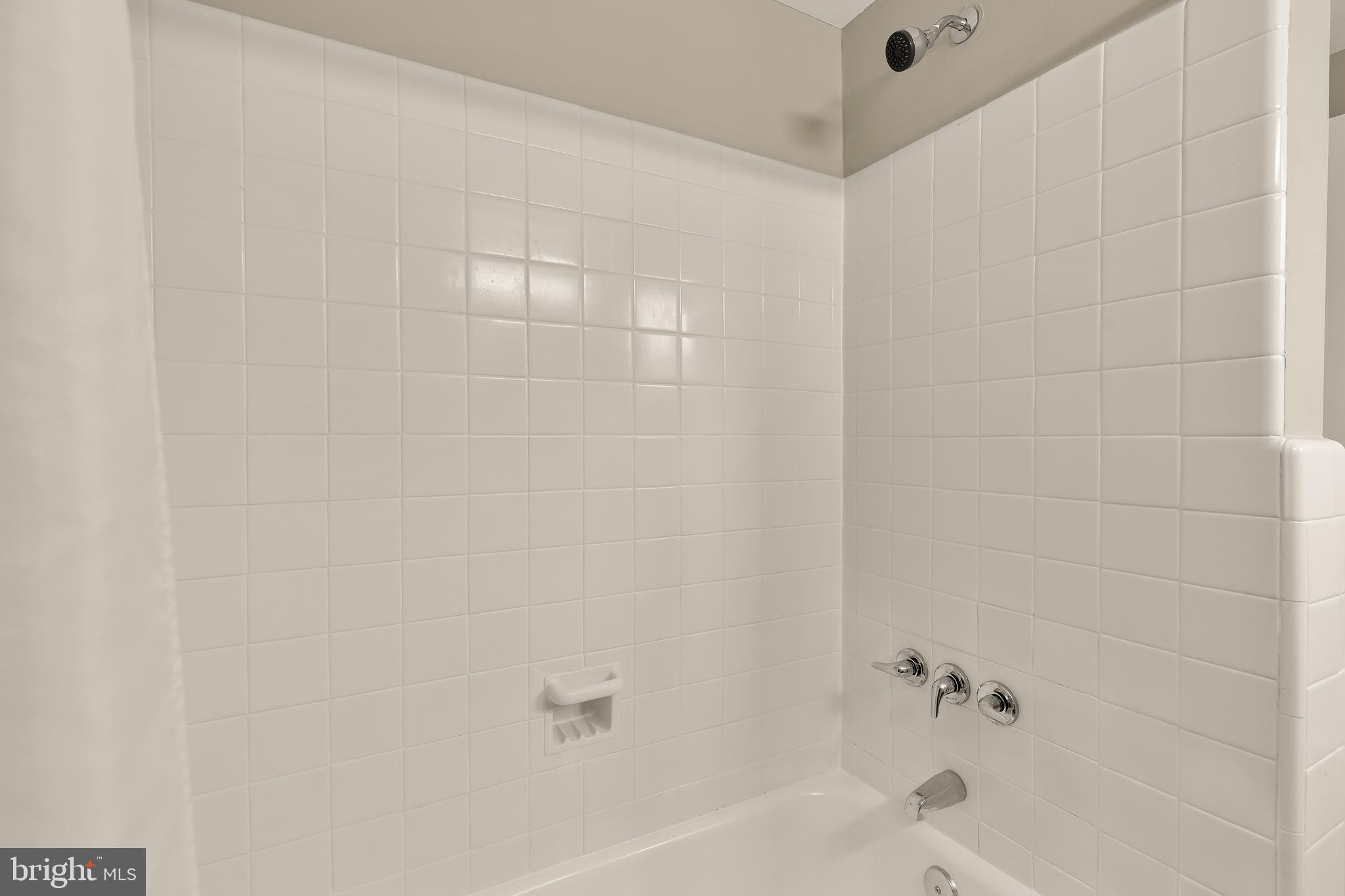 CRESTWOOD - Residential