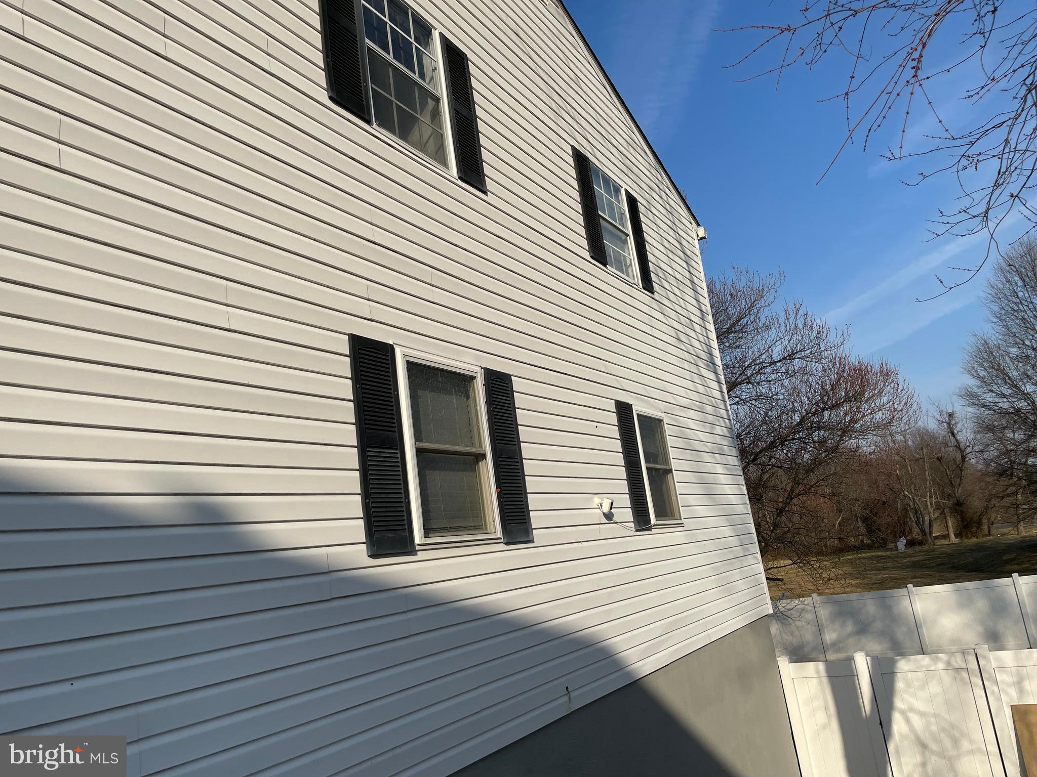 HARFORD SQUARE - Residential