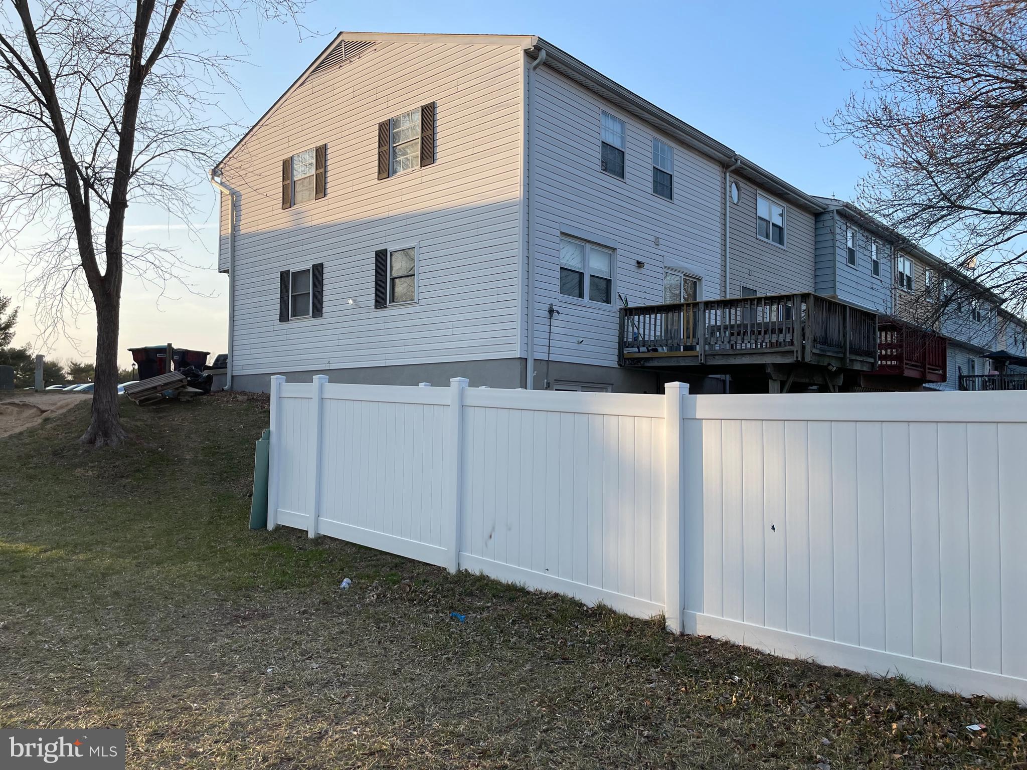HARFORD SQUARE - Residential