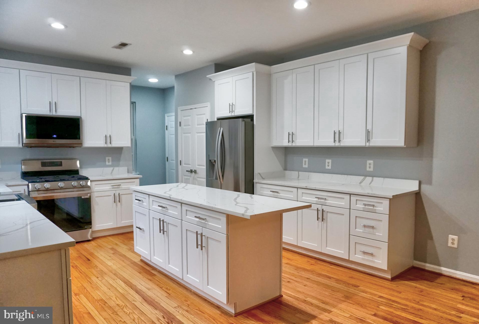 SOUTH RIDING - Residential