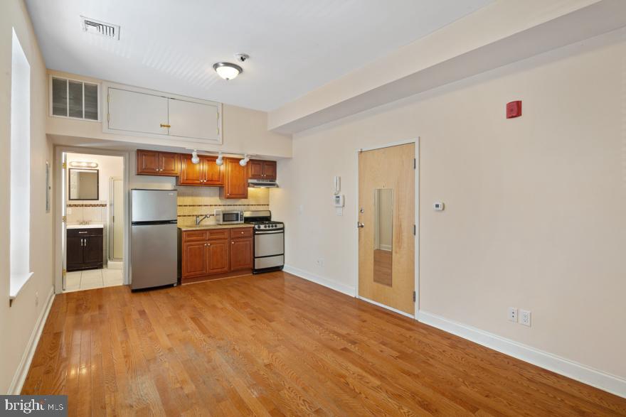 POINT BREEZE - Residential Lease