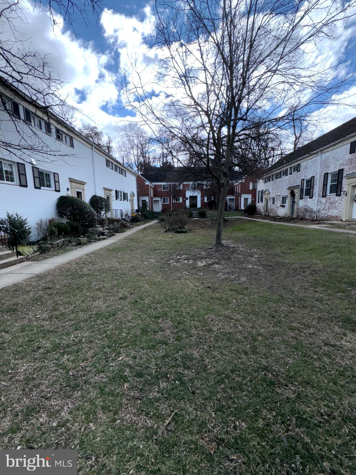 PARKFAIRFAX - Residential Lease