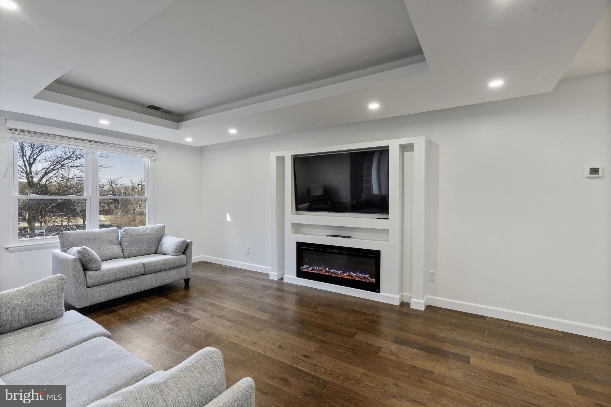 THE ELMONT - Residential