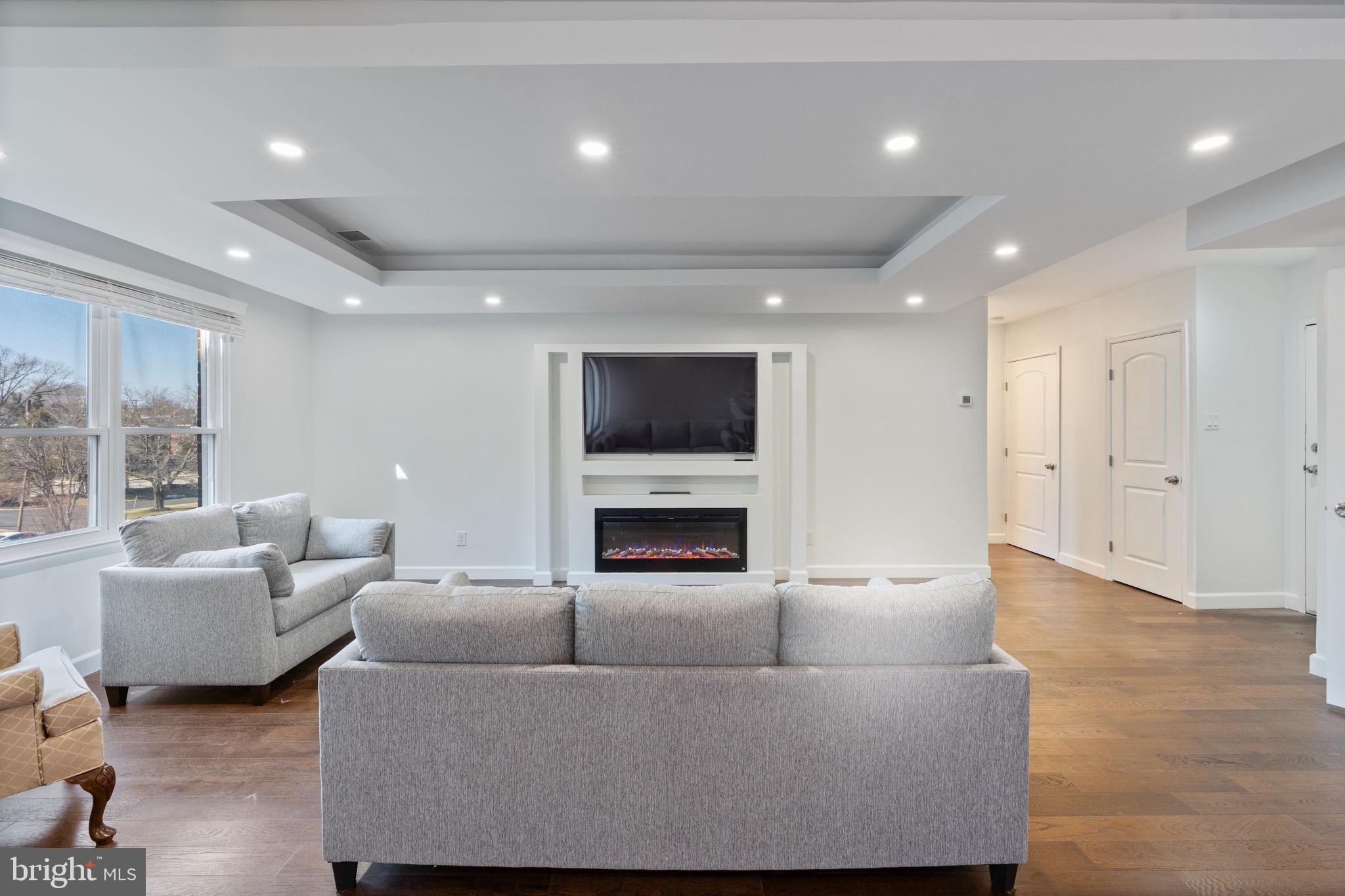 THE ELMONT - Residential