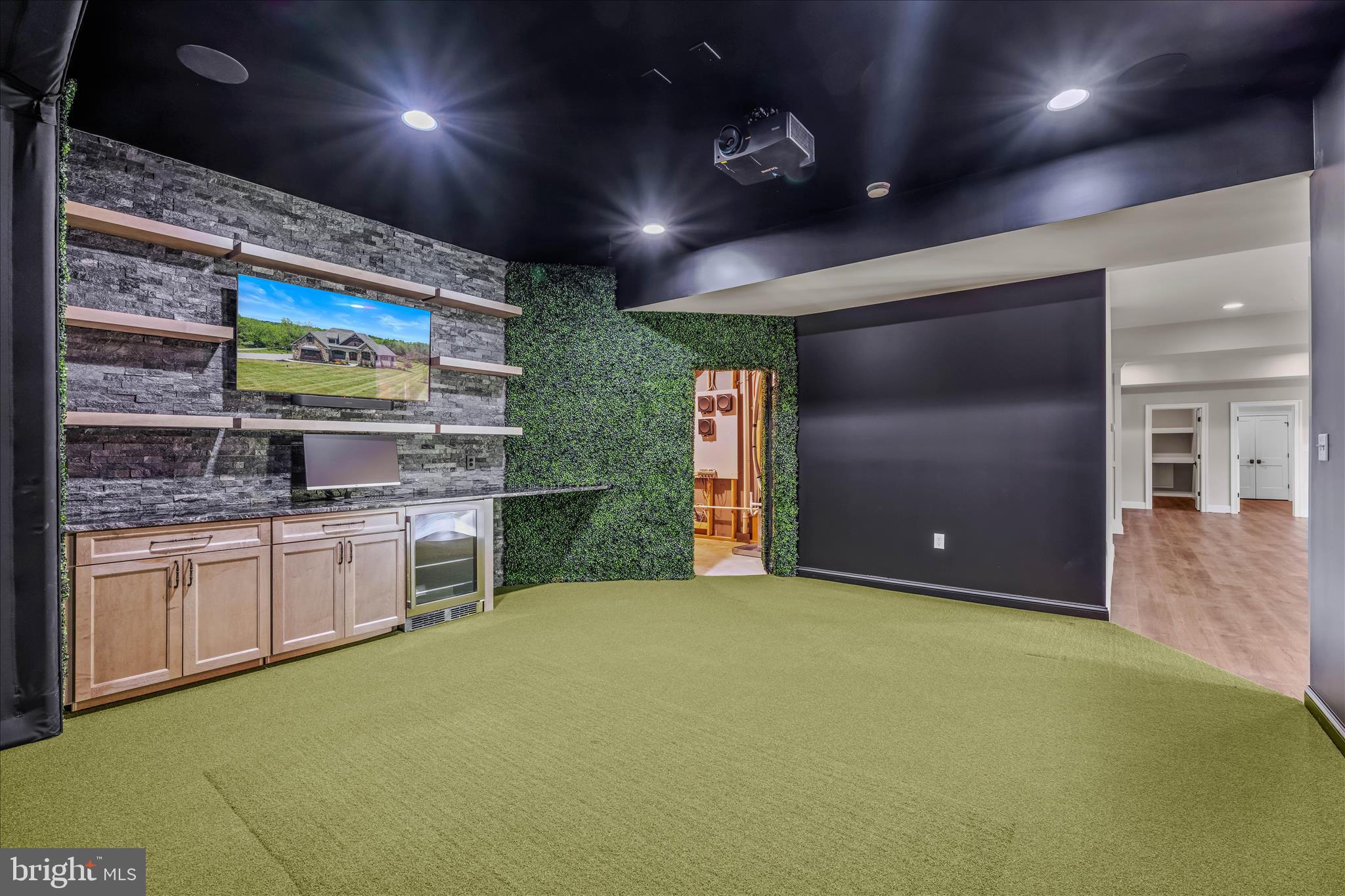 GREYSTONE ON THE OPEQUON - Residential