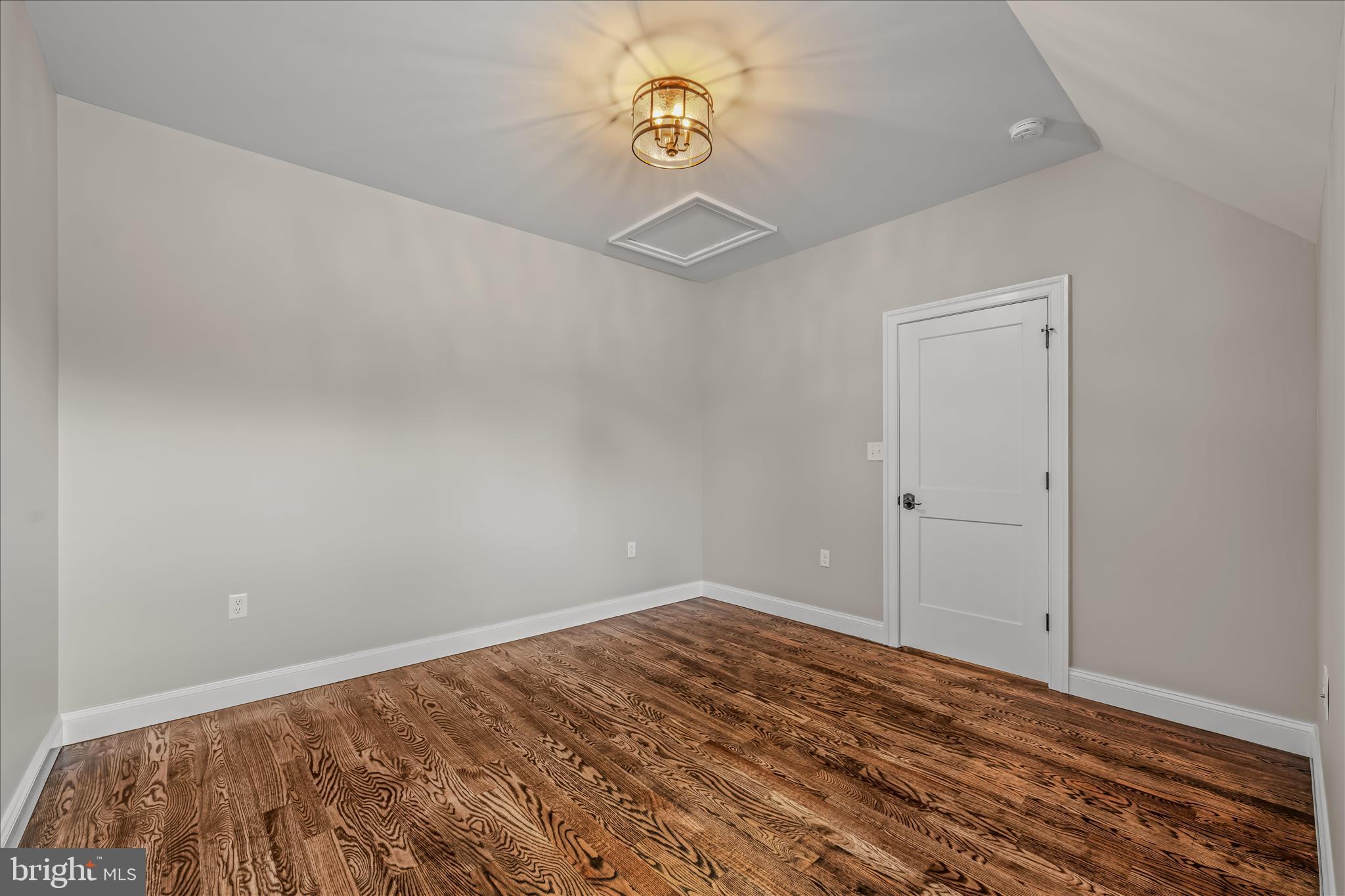 GREYSTONE ON THE OPEQUON - Residential