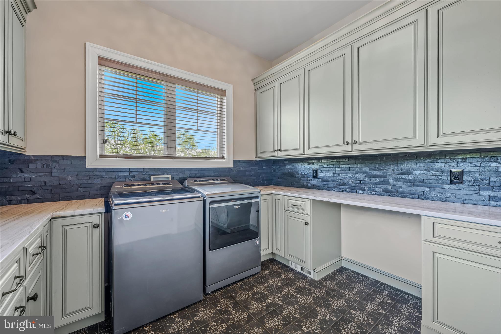 GREYSTONE ON THE OPEQUON - Residential
