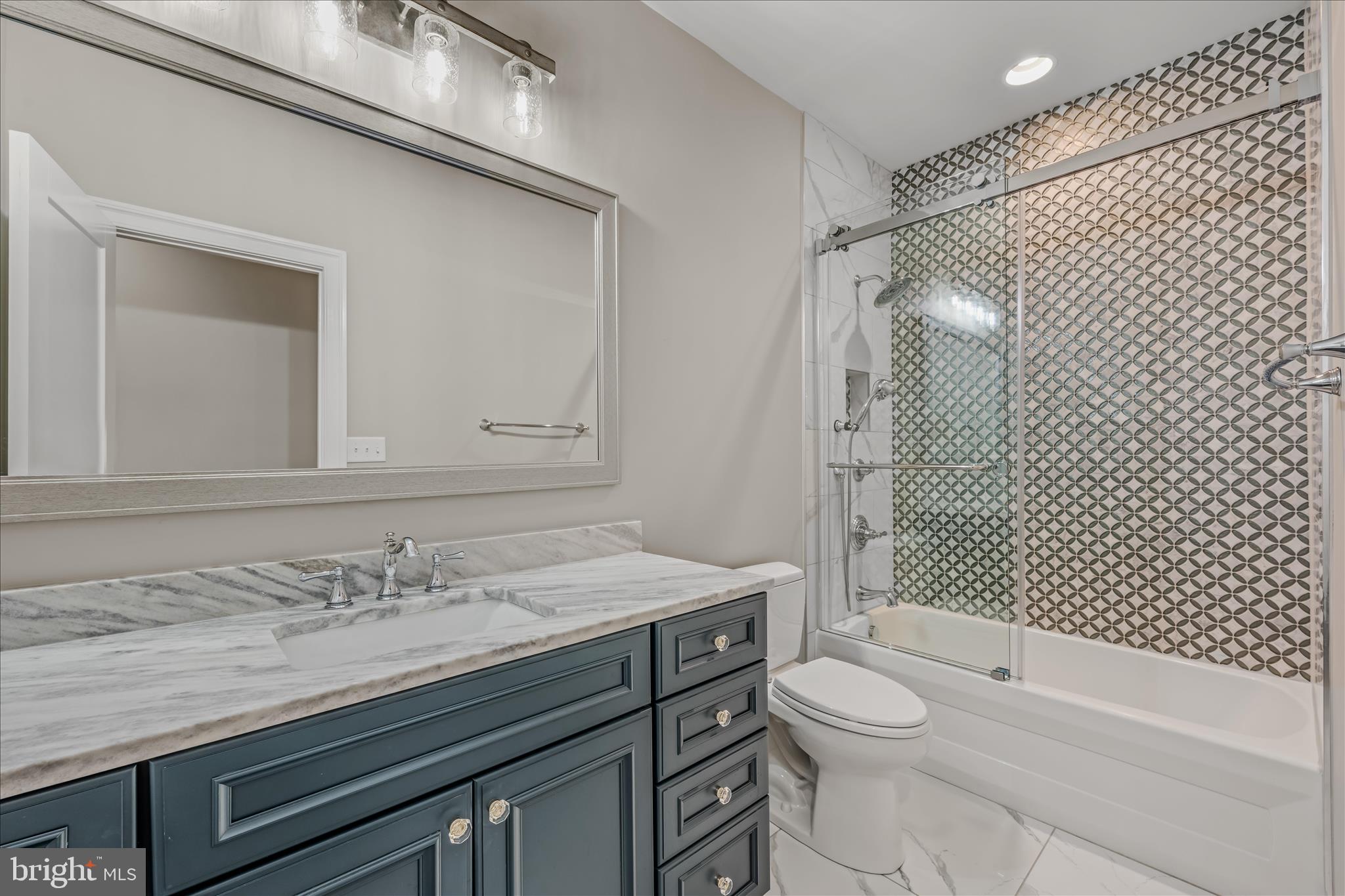 GREYSTONE ON THE OPEQUON - Residential