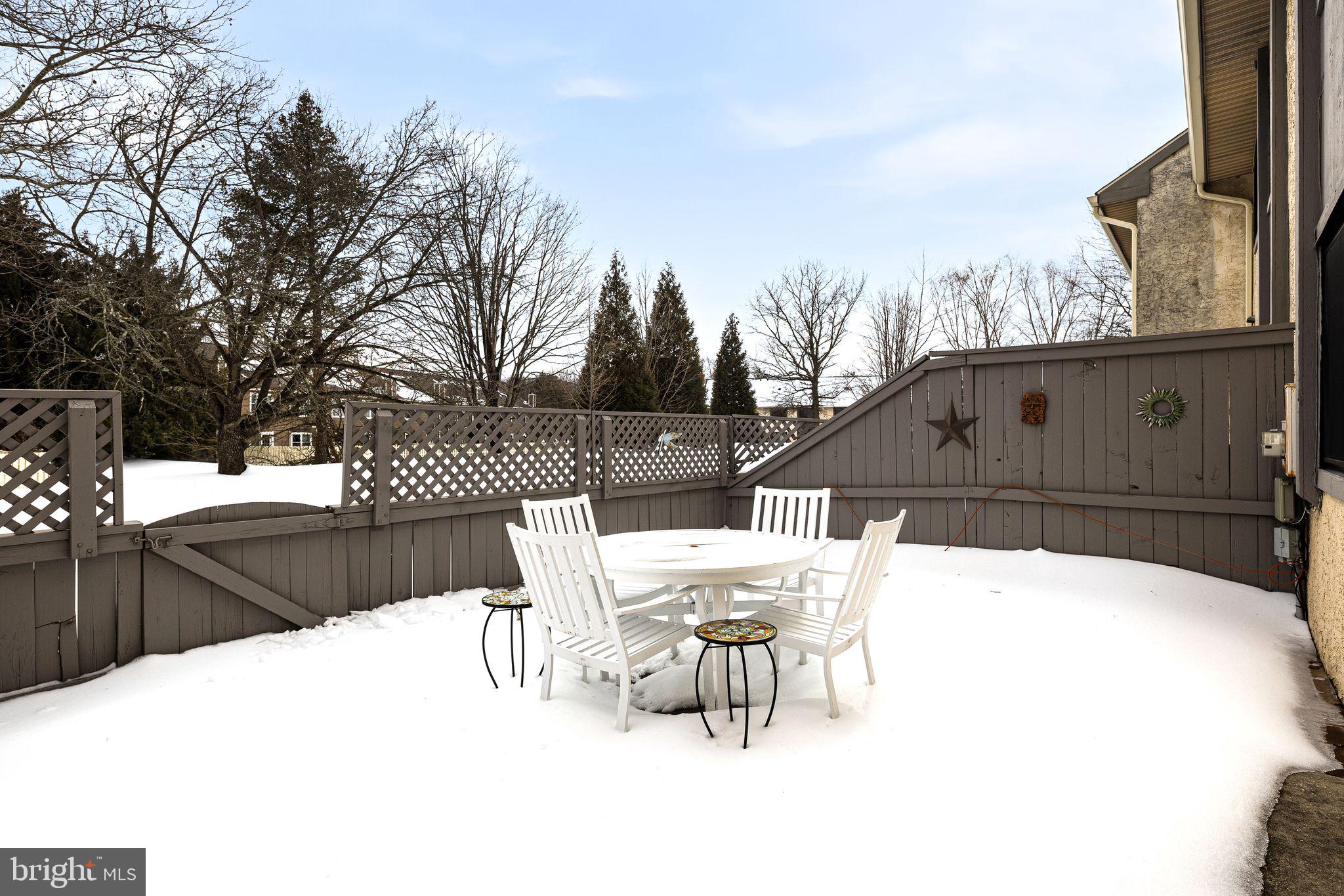 YARDLEY CORNERS - Residential