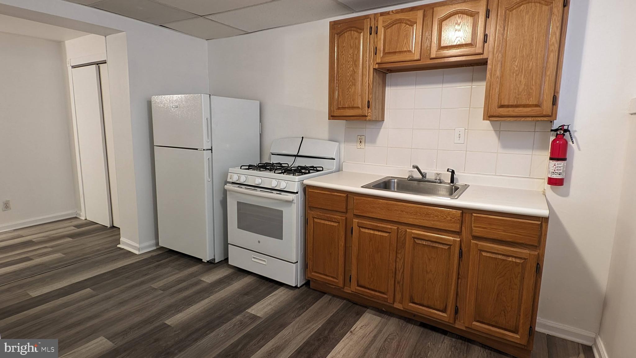 Explore the charm of this first-floor 1-bedroom unit at 2547 Salmon St #1, situated just off Huntingdon Ave in the heart of Fishtown (19125). Proximity to the new bike trail along the Delaware River and shopping at Aramingo Plaza adds to the appeal. This well-maintained property is ready for immediate move-in, offering private access to the rear patio, shared laundry in the basement, and electric heating. Embrace the vibrant lifestyle of Fishtown in this popular and convenient location.