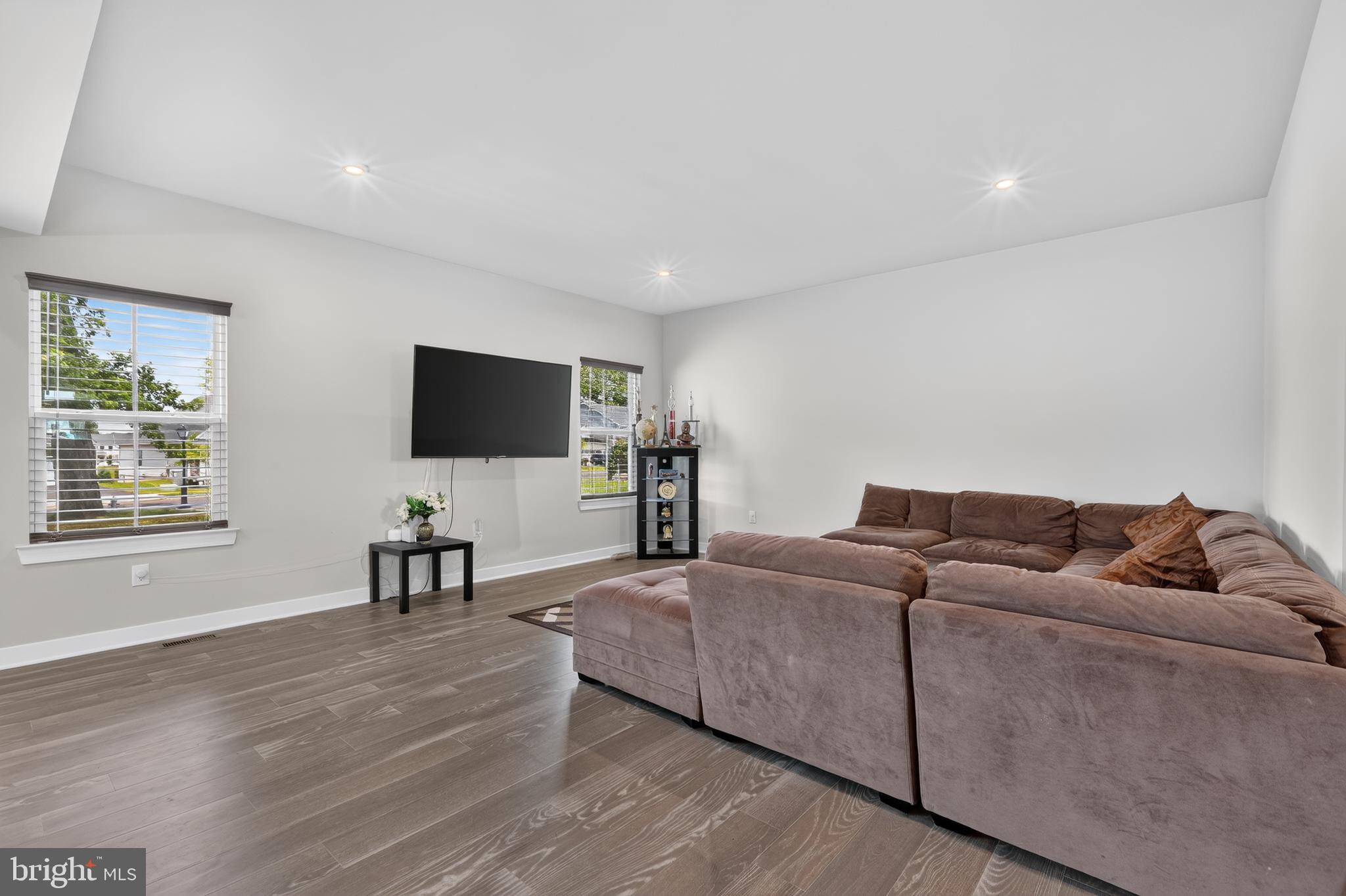 ASHBOURNE MEADOWS - Residential