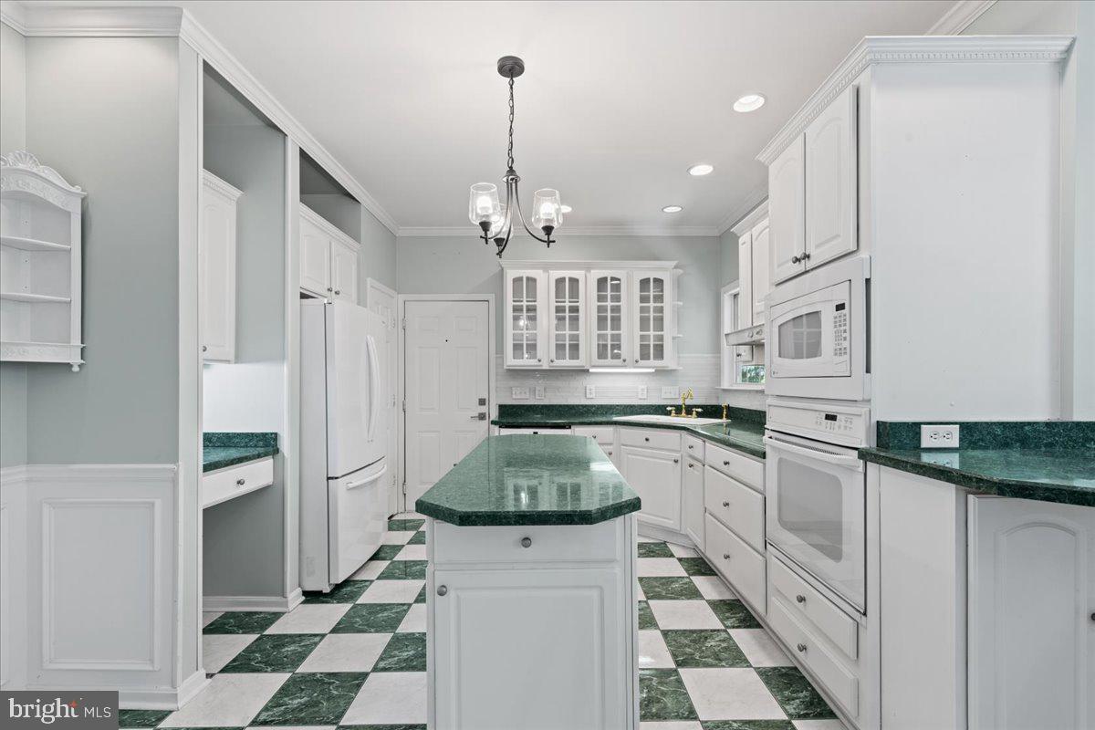 HUNTERS RIDGE - Residential
