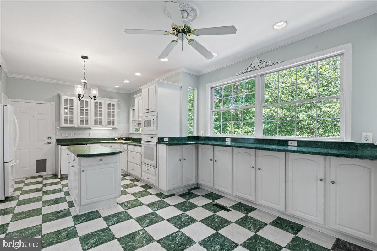 HUNTERS RIDGE - Residential