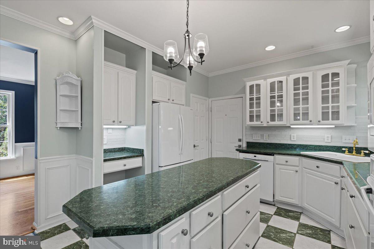 HUNTERS RIDGE - Residential
