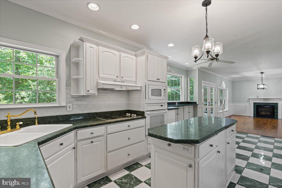 HUNTERS RIDGE - Residential