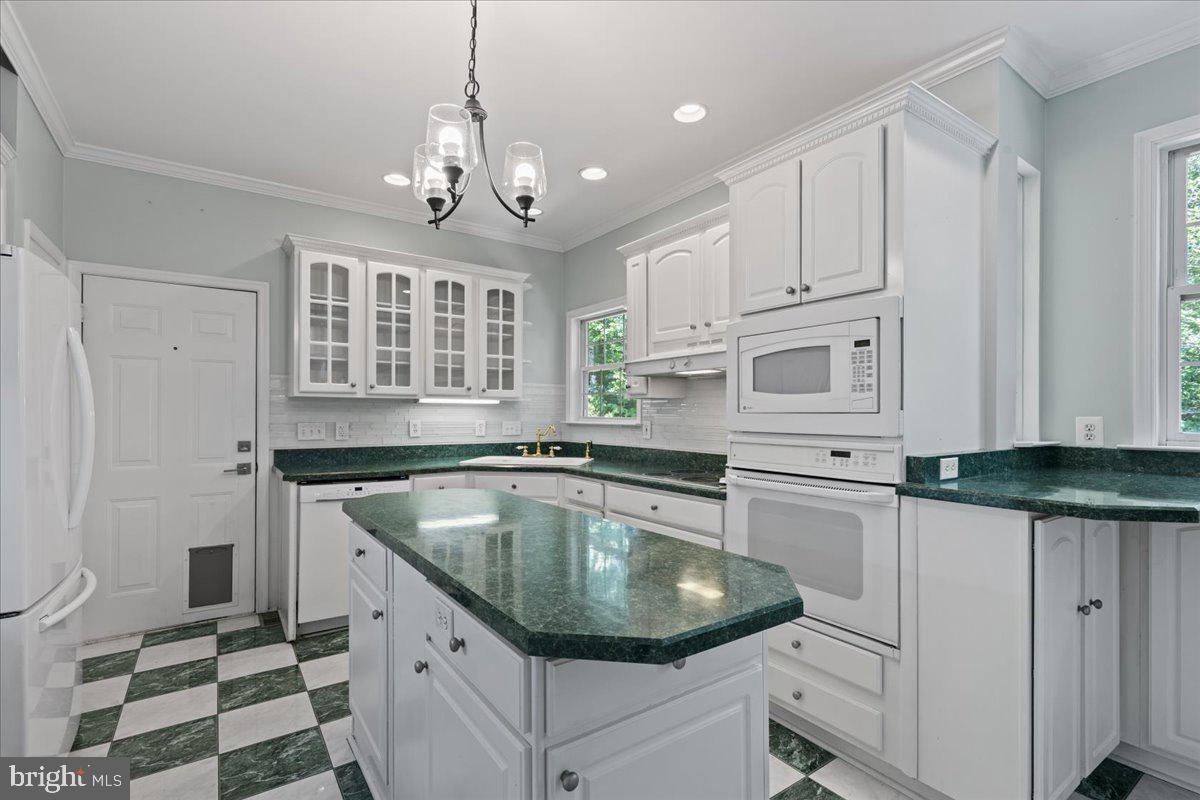 HUNTERS RIDGE - Residential