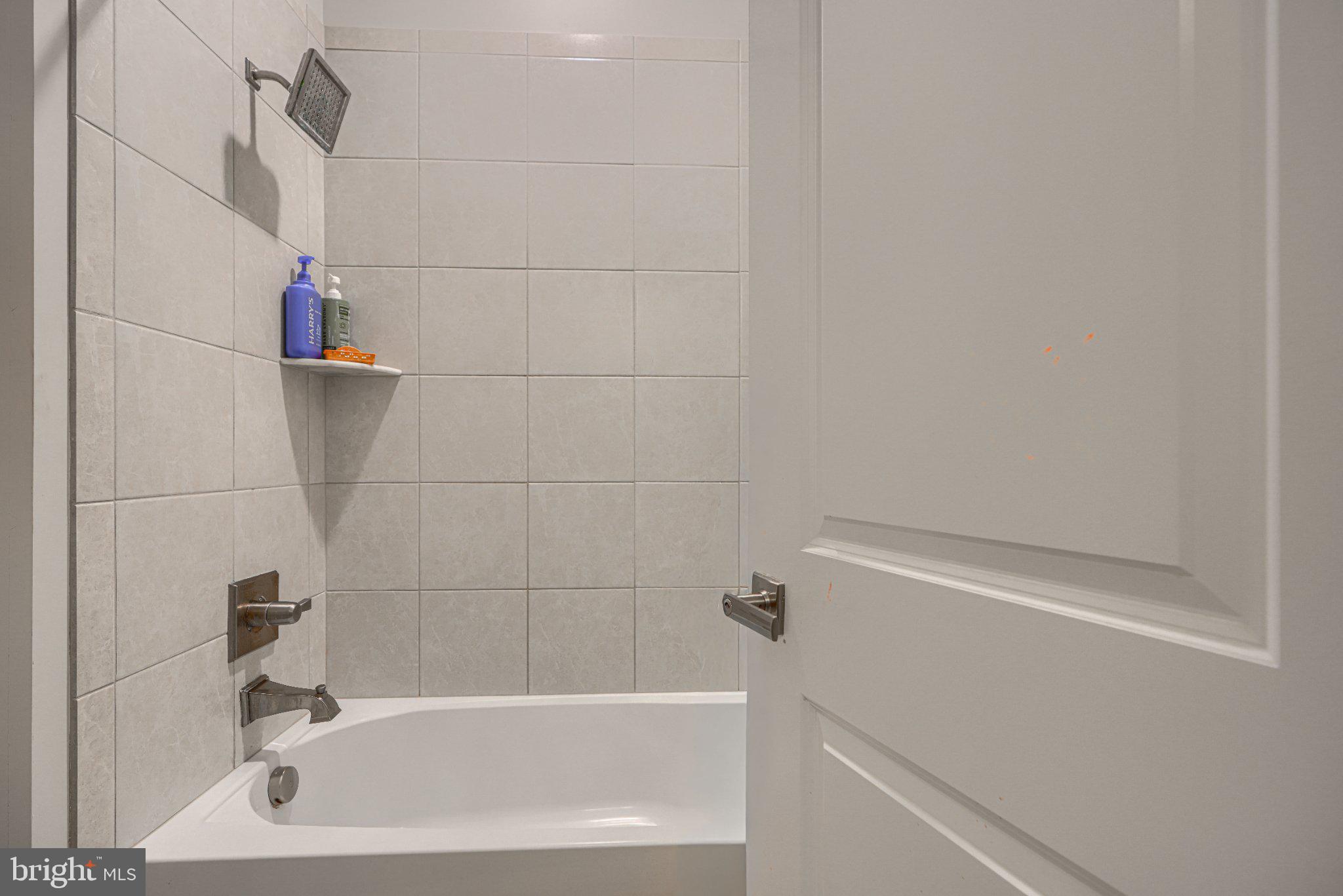 LAKE LINGANORE WOODRIDGE - Residential