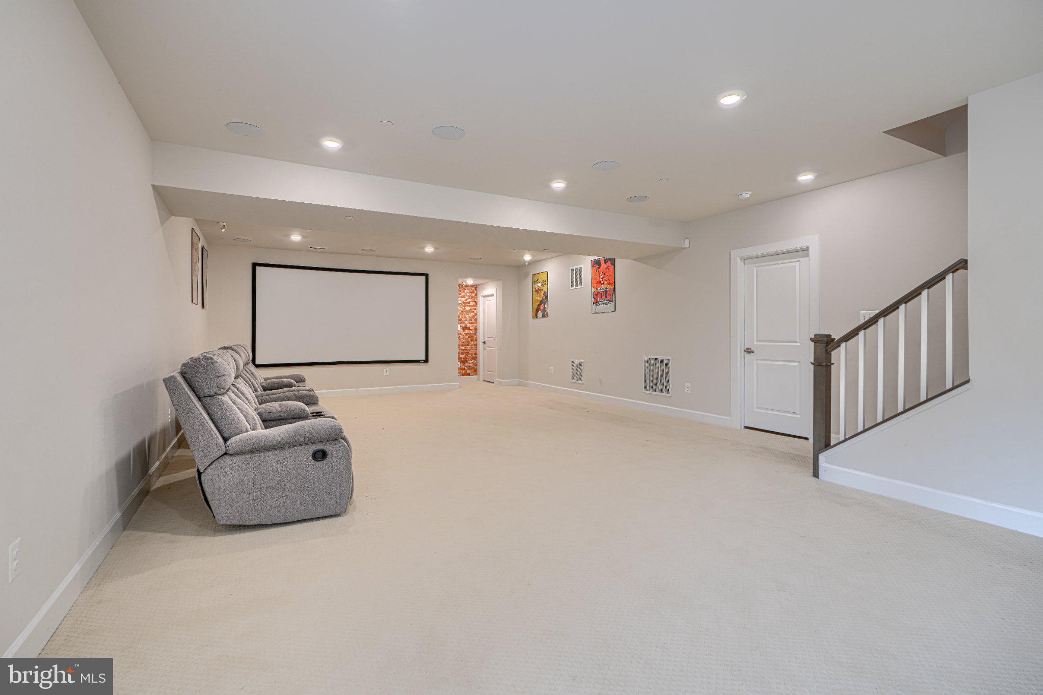 LAKE LINGANORE WOODRIDGE - Residential