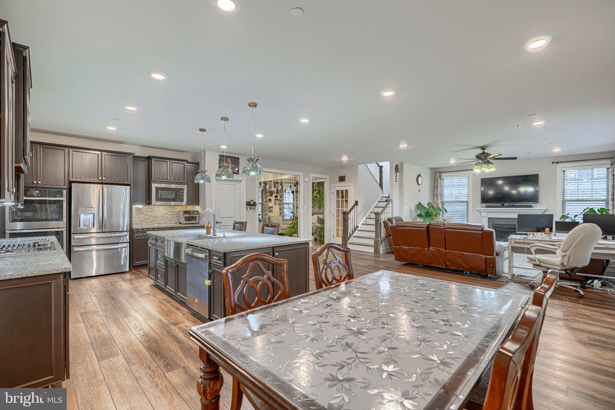 LAKE LINGANORE WOODRIDGE - Residential