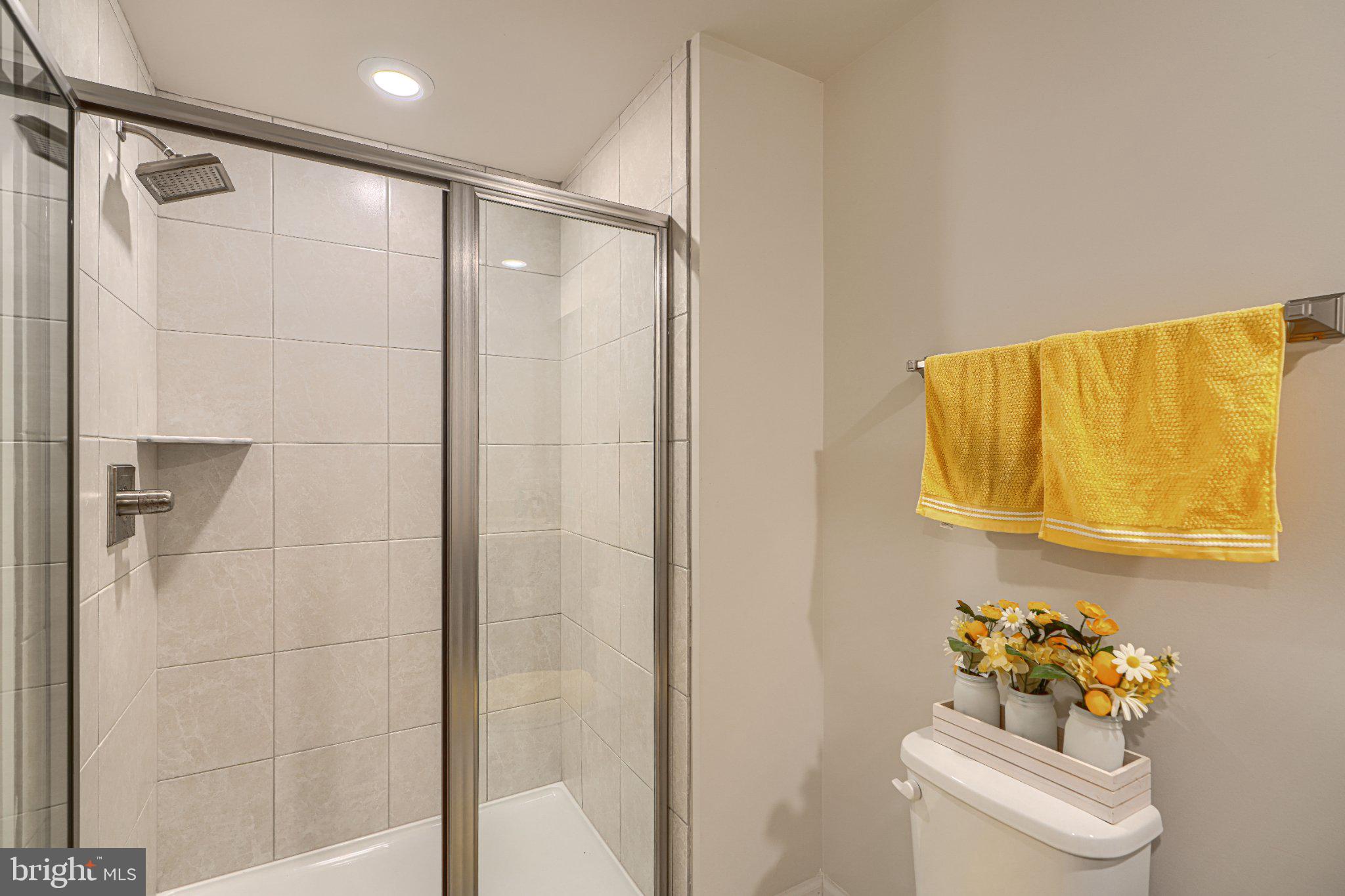 LAKE LINGANORE WOODRIDGE - Residential