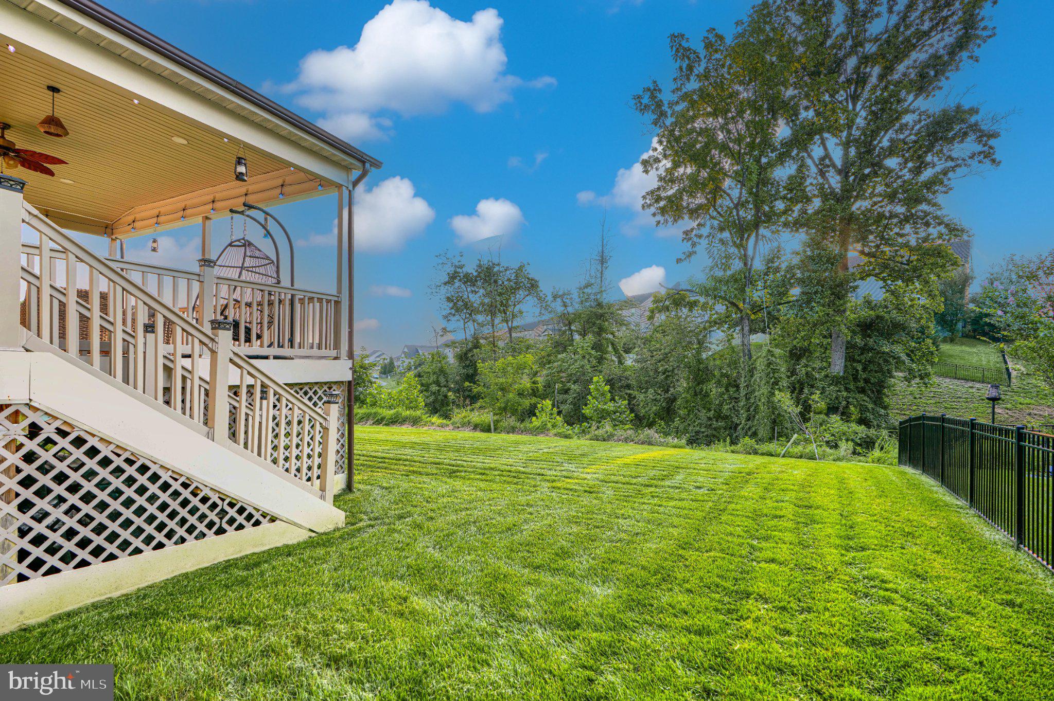 LAKE LINGANORE WOODRIDGE - Residential