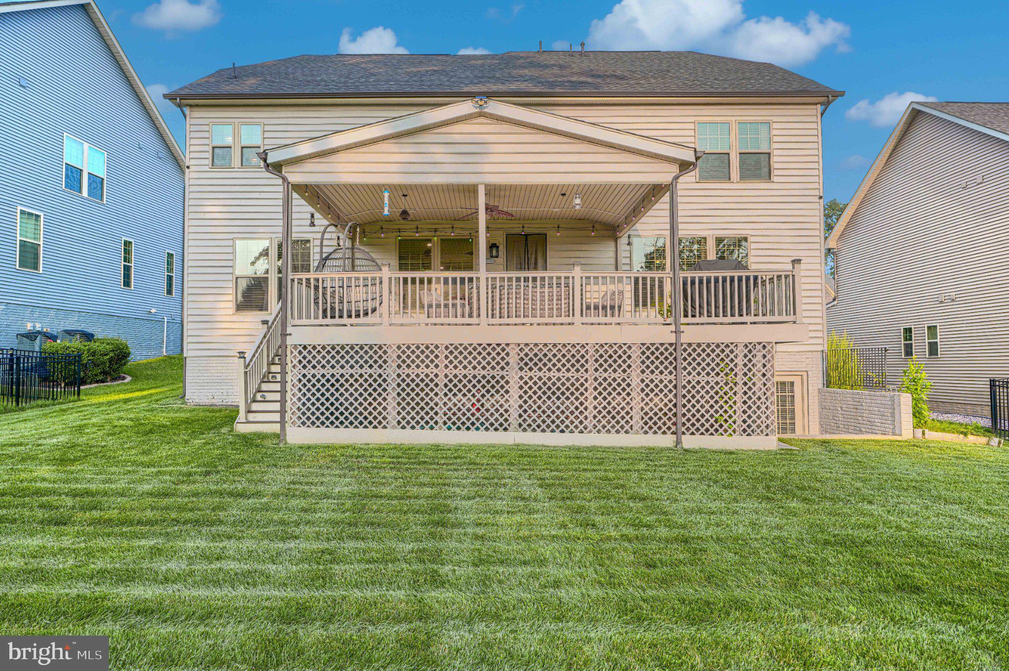 LAKE LINGANORE WOODRIDGE - Residential