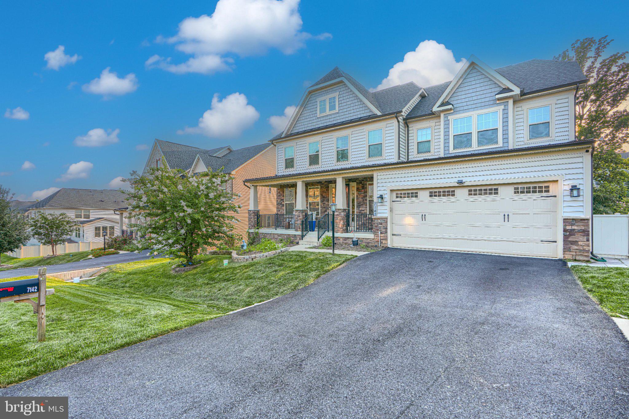 LAKE LINGANORE WOODRIDGE - Residential
