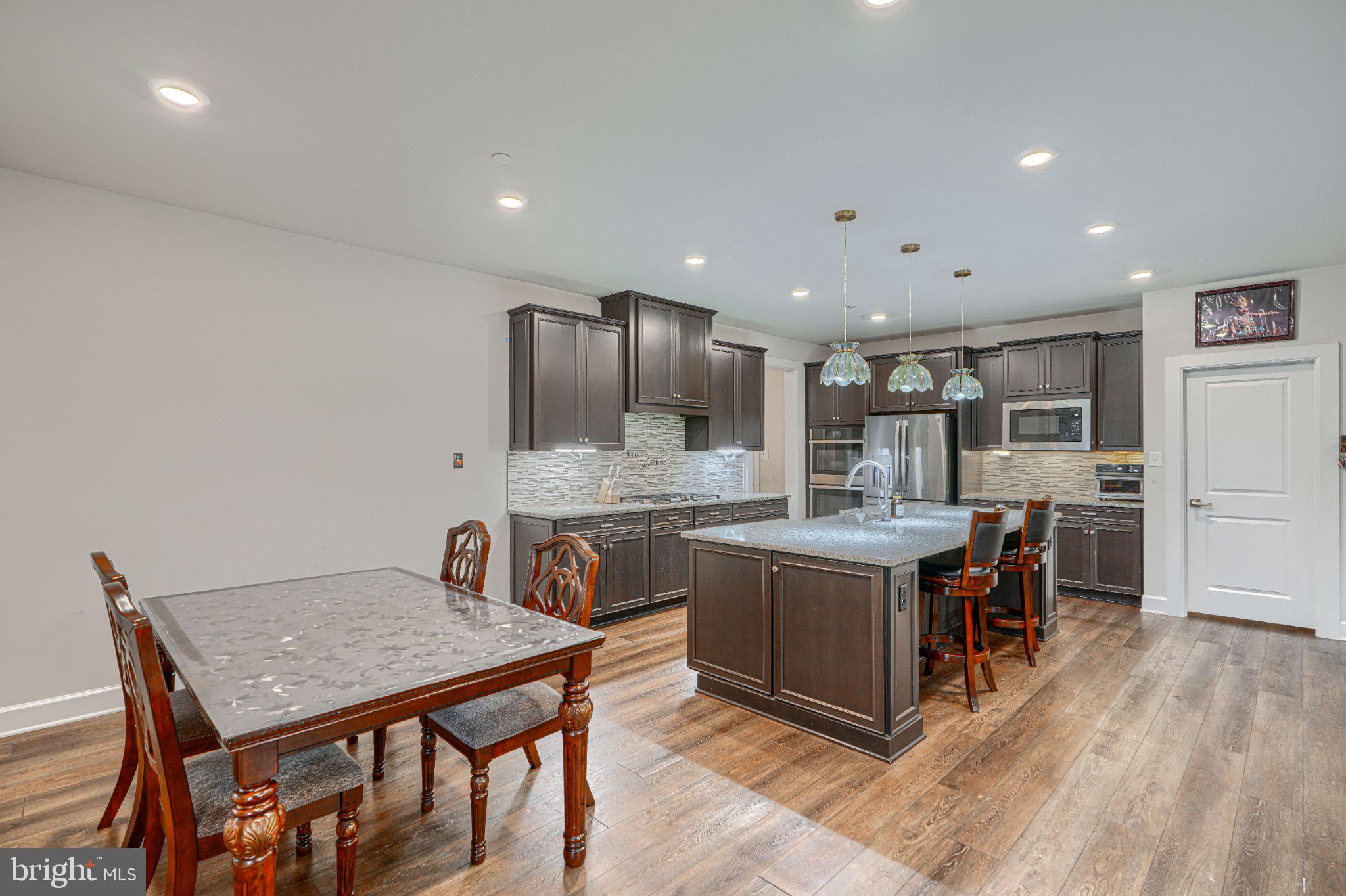 LAKE LINGANORE WOODRIDGE - Residential