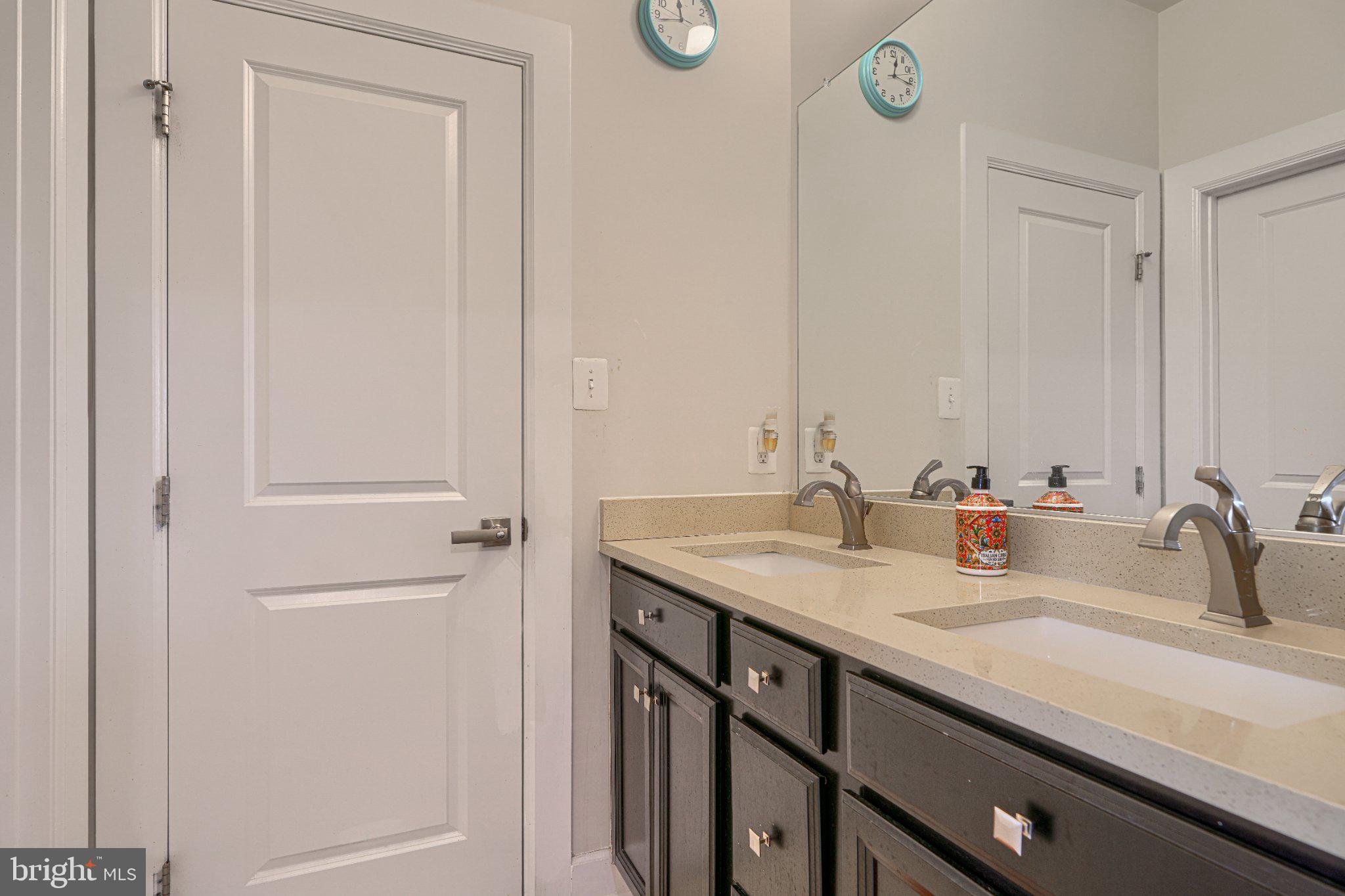 LAKE LINGANORE WOODRIDGE - Residential