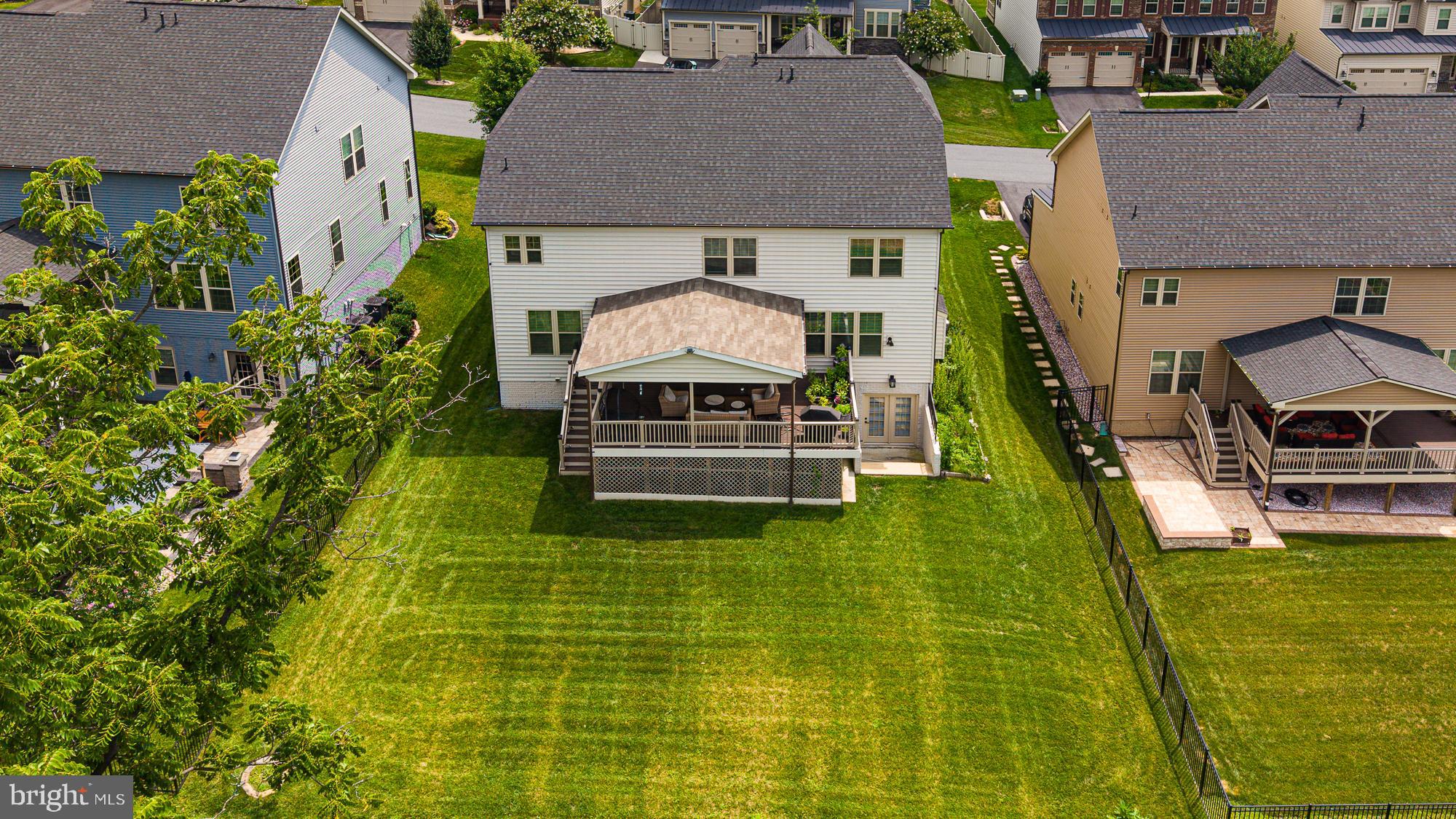 LAKE LINGANORE WOODRIDGE - Residential