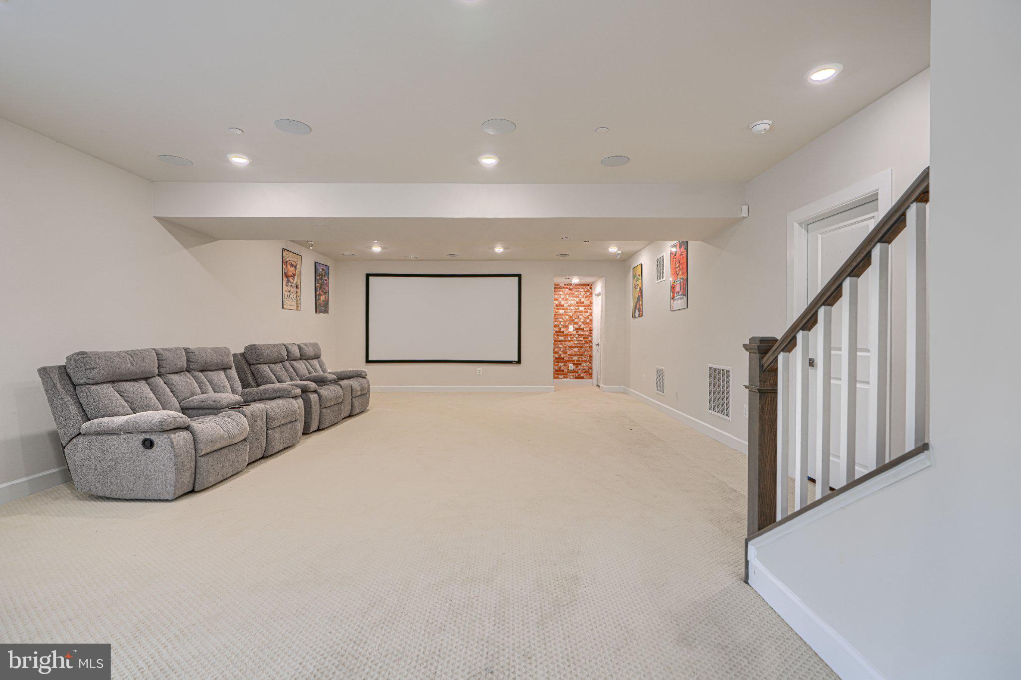 LAKE LINGANORE WOODRIDGE - Residential