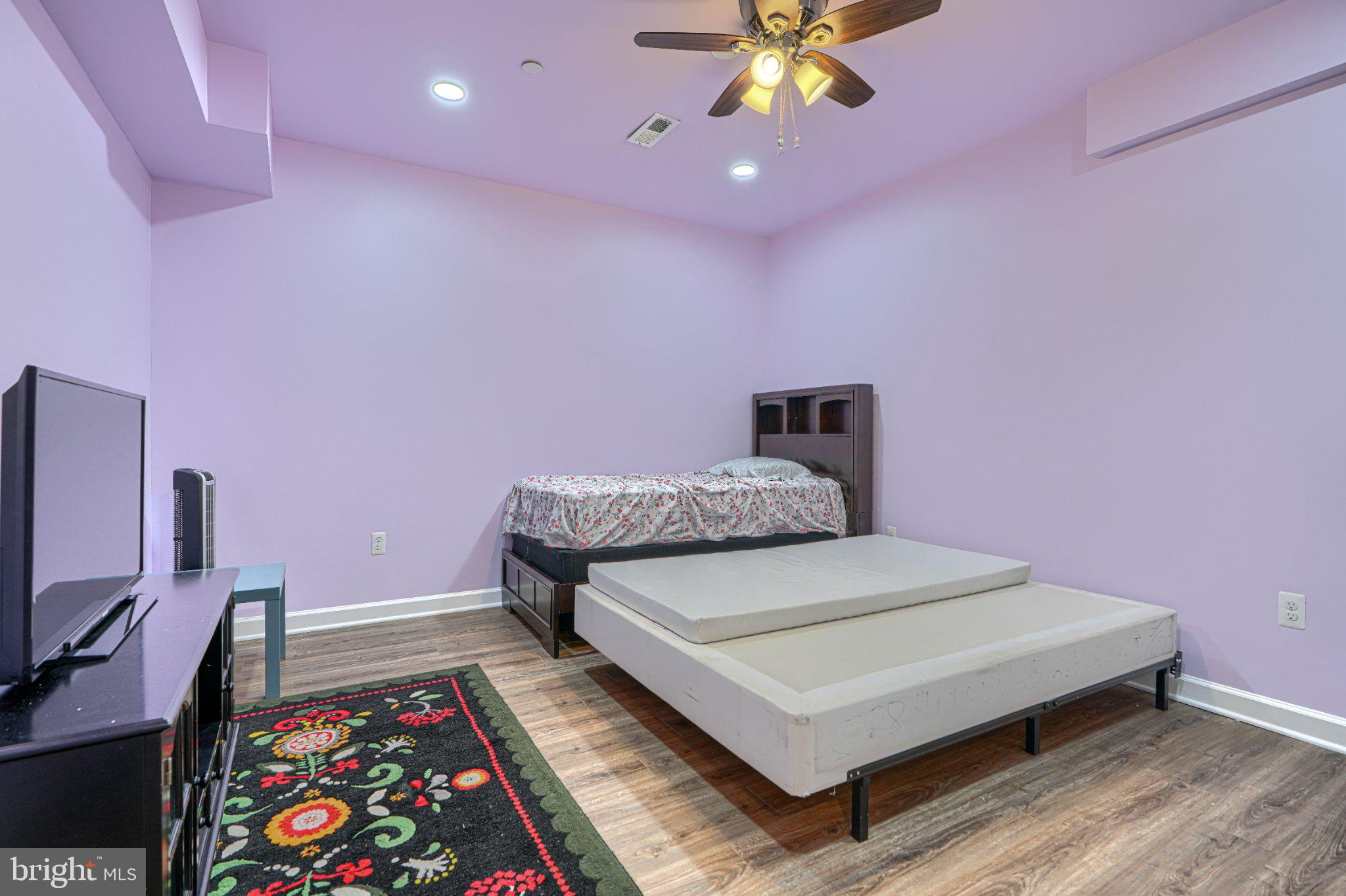 LAKE LINGANORE WOODRIDGE - Residential